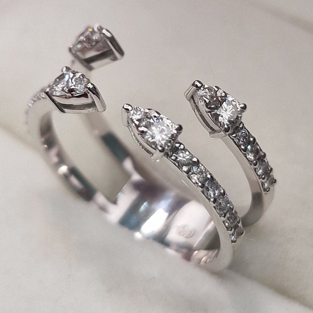 Кольцо Deimantas 105021732 17р 3,2гр 0,52ct. купить,NaN