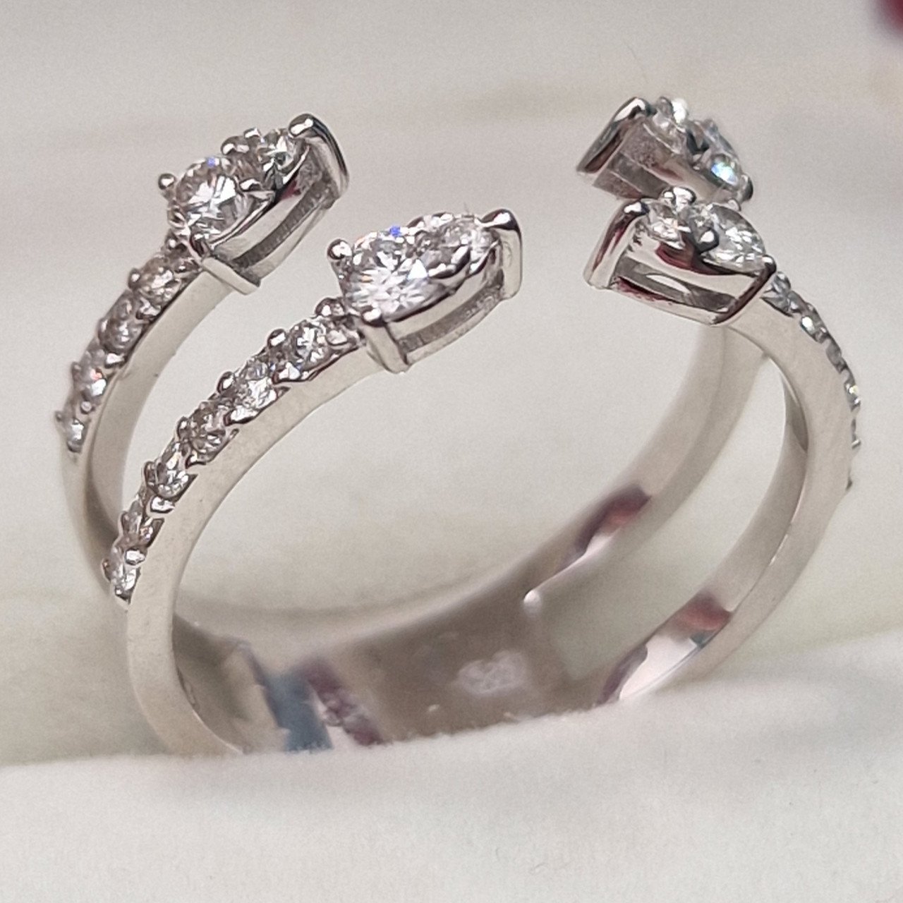 Кольцо Deimantas 105021732 17р 3,2гр 0,52ct. купить,NaN