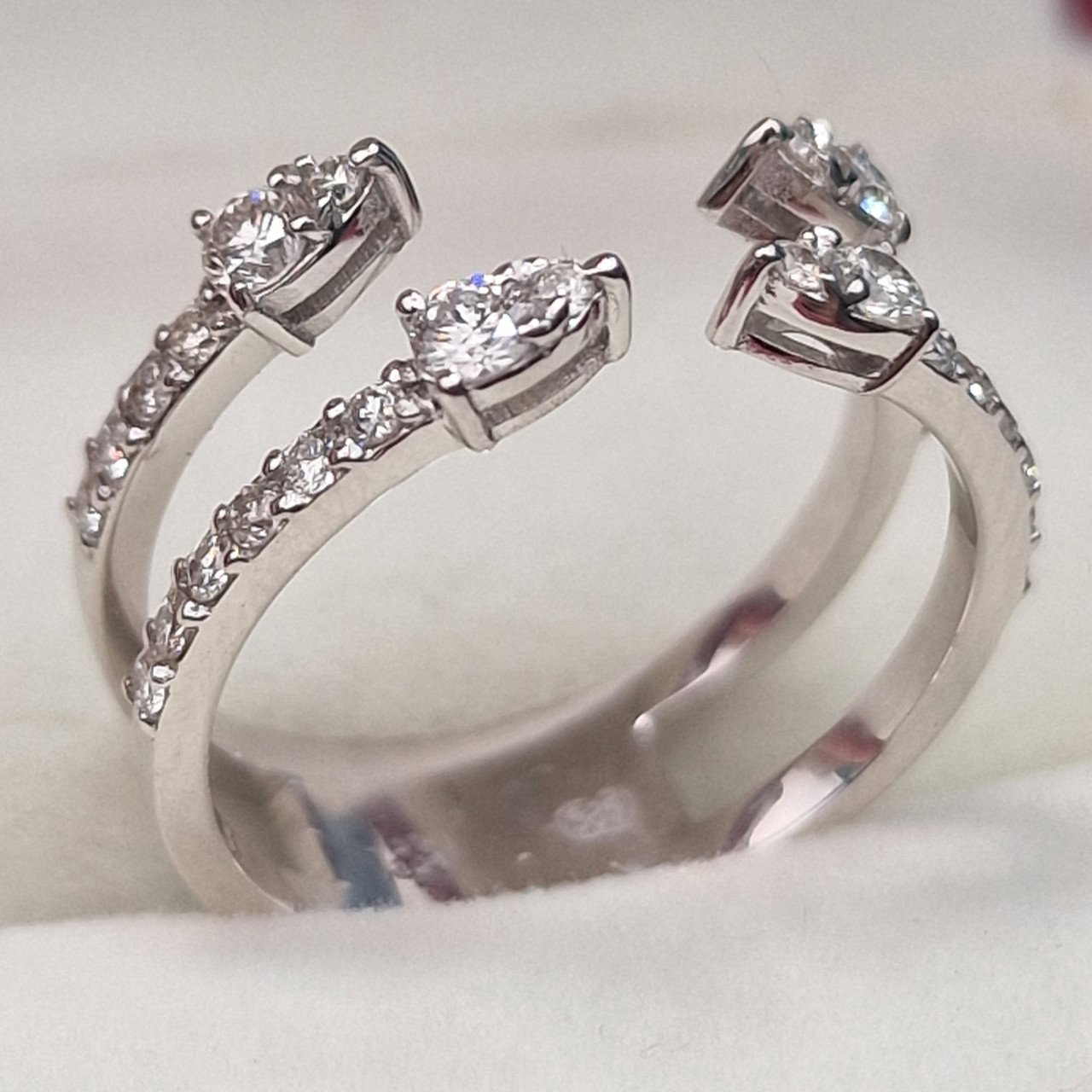 Кольцо Deimantas 105021732 17р 3,2гр 0,52ct. купить,NaN