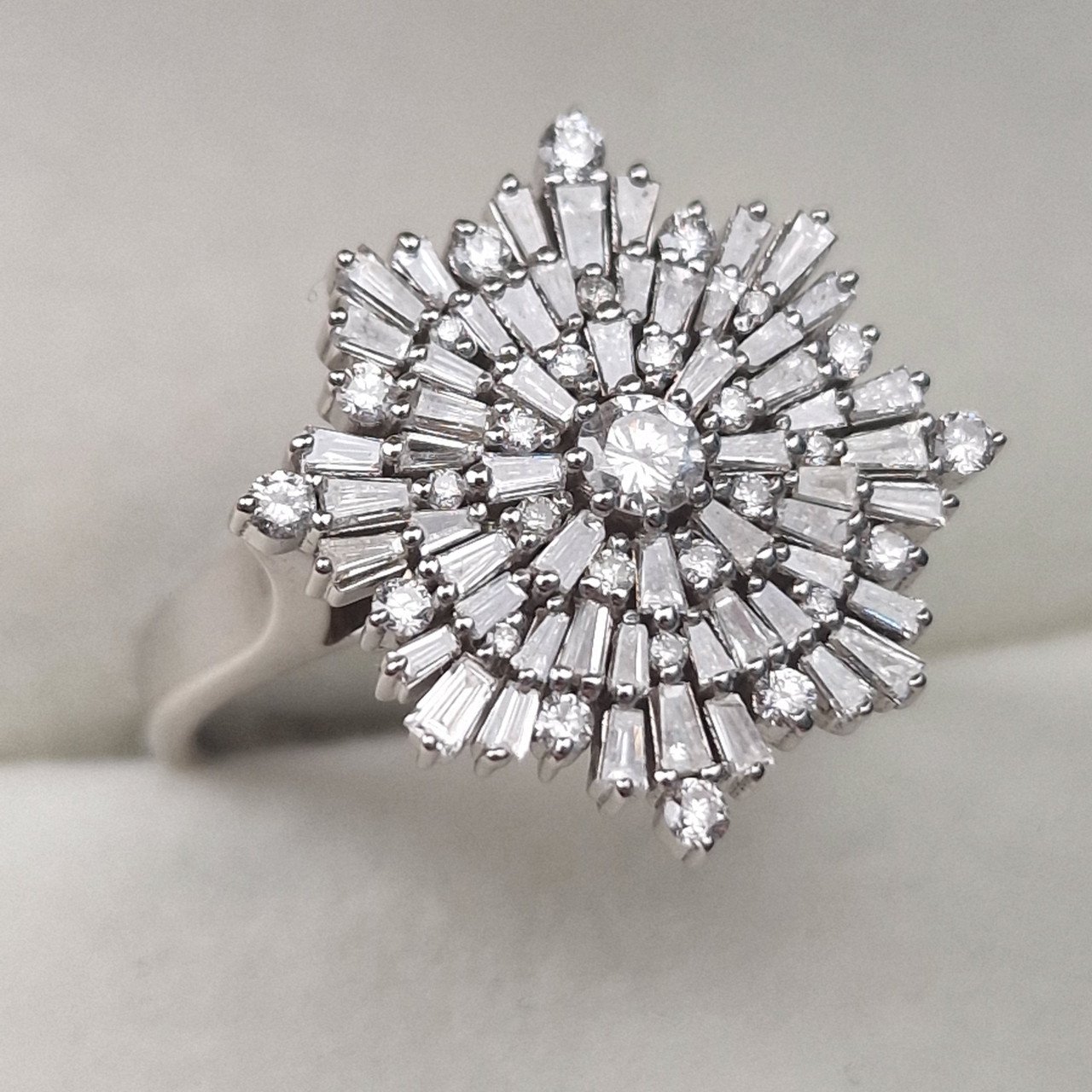 Кольцо Deimantas 105021739 17р 5,4гр 0,97ct. купить,NaN