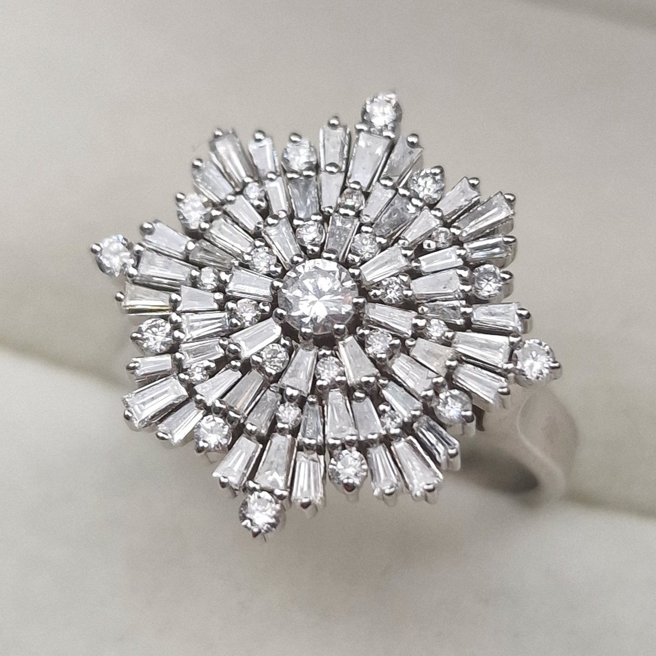 Кольцо Deimantas 105021739 17р 5,4гр 0,97ct. купить,NaN