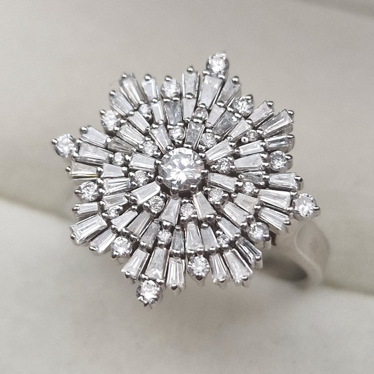 Кольцо Deimantas 105021739 17р 5,4гр 0,97ct. купить,NaN