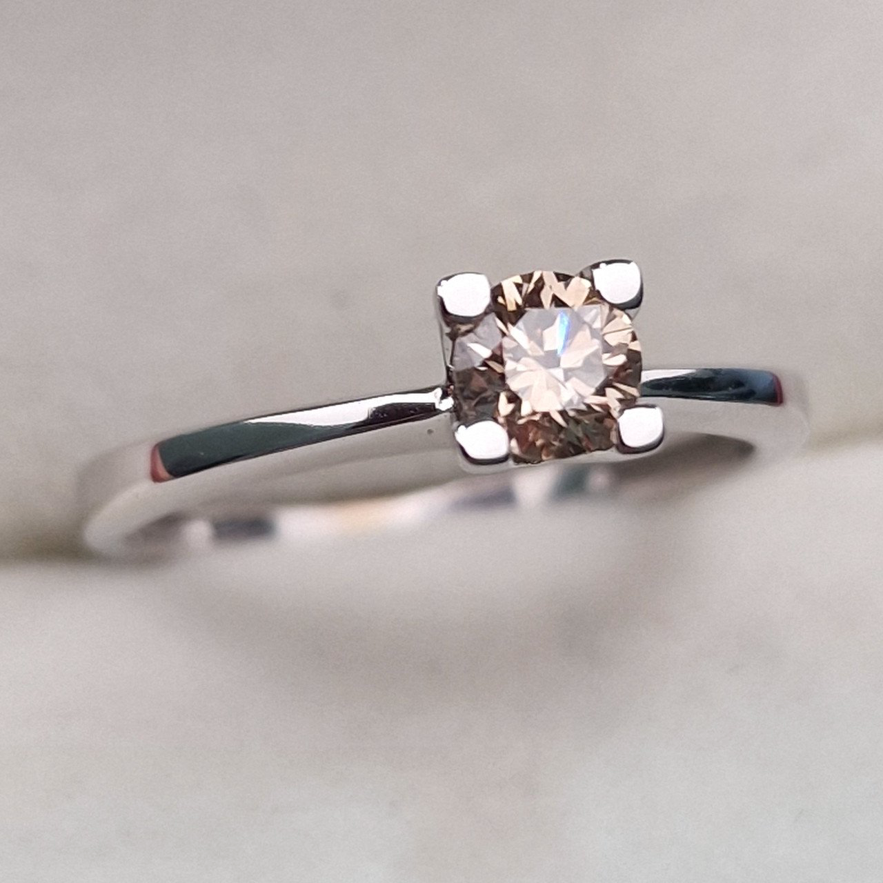 Кольц Deimantas 103329573 16,5р 2,18гр 0,34ct. купить,NaN