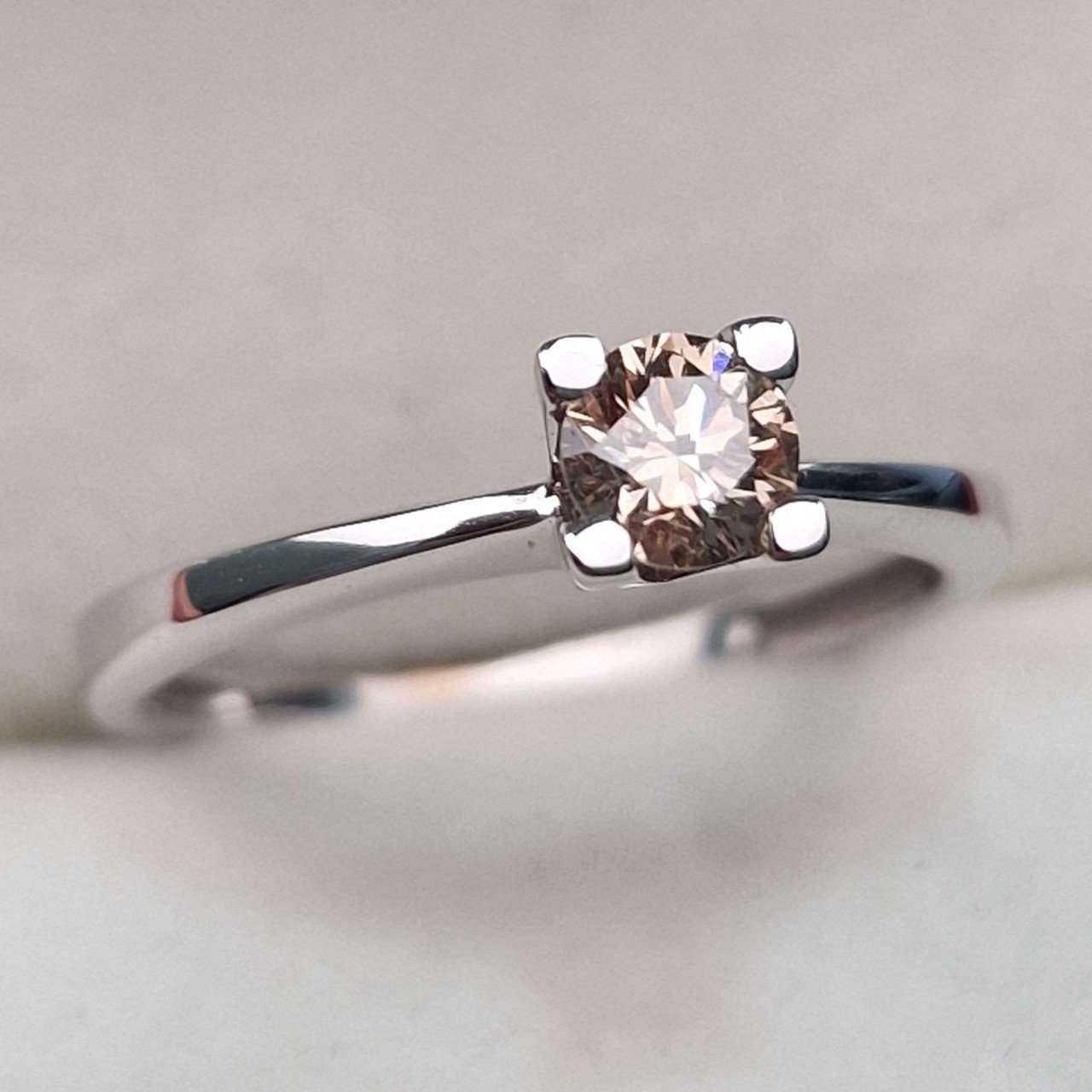 Кольц Deimantas 103329573 16,5р 2,18гр 0,34ct. купить,NaN