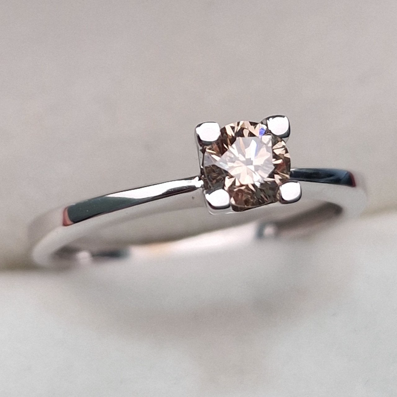 Кольц Deimantas 103329573 16,5р 2,18гр 0,34ct. купить,NaN
