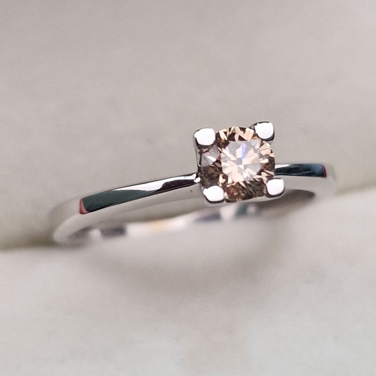 Кольц Deimantas 103329573 16,5р 2,18гр 0,34ct. купить,NaN