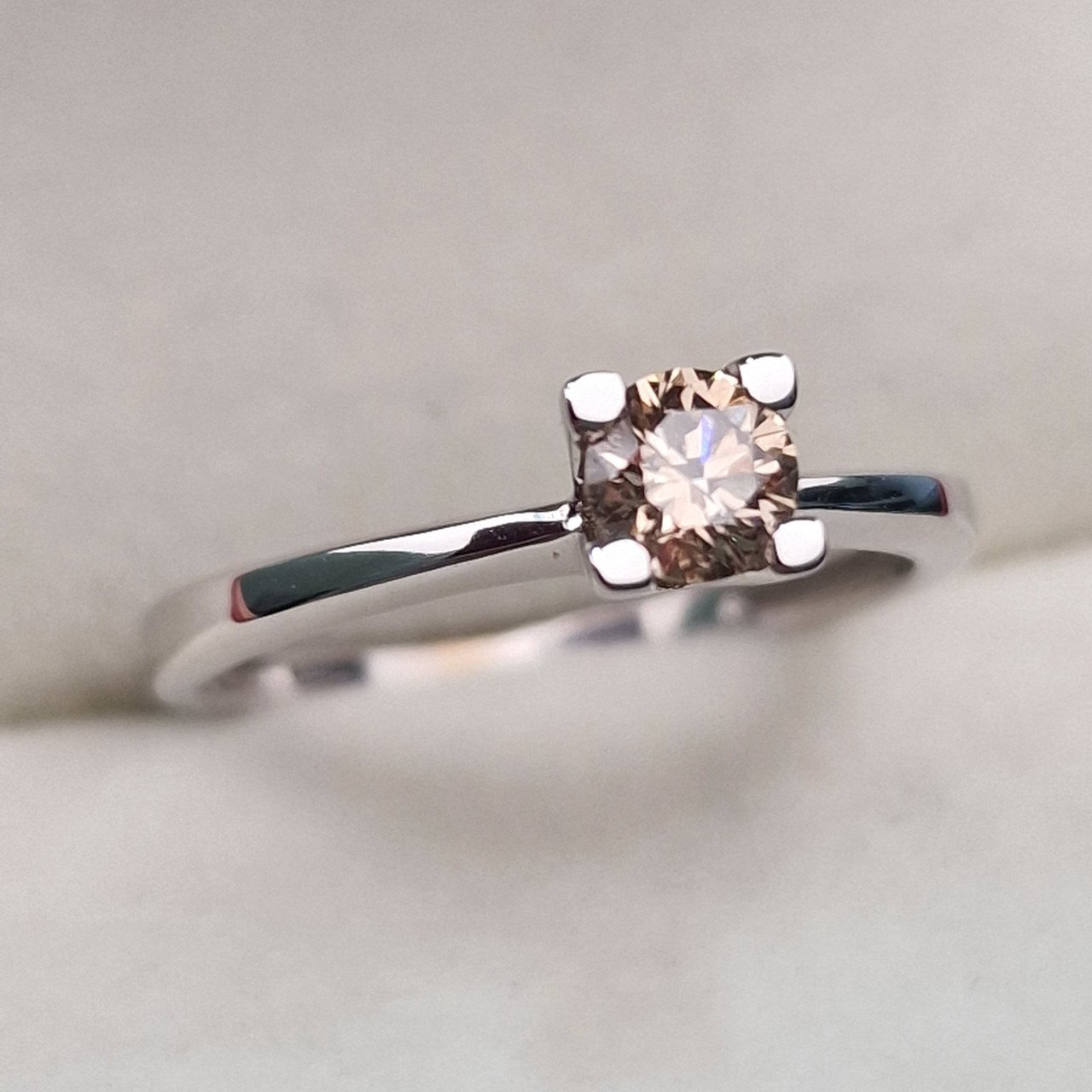 Кольц Deimantas 103329573 16,5р 2,18гр 0,34ct. купить,NaN