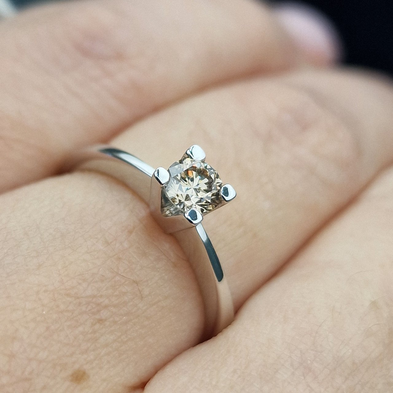 Кольц Deimantas 103329573 16,5р 2,18гр 0,34ct. купить,NaN