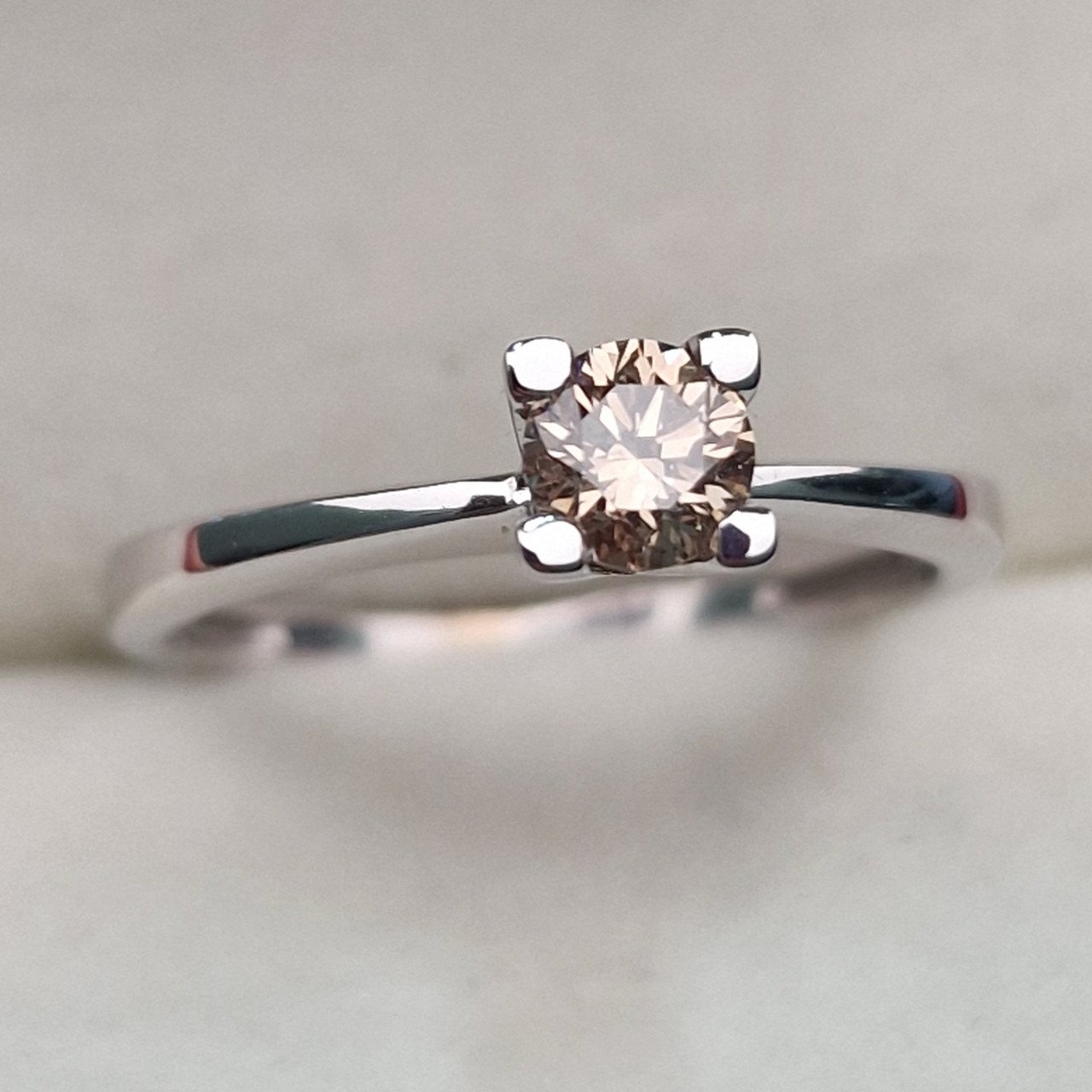 Кольц Deimantas 103329573 16,5р 2,18гр 0,34ct. купить,NaN