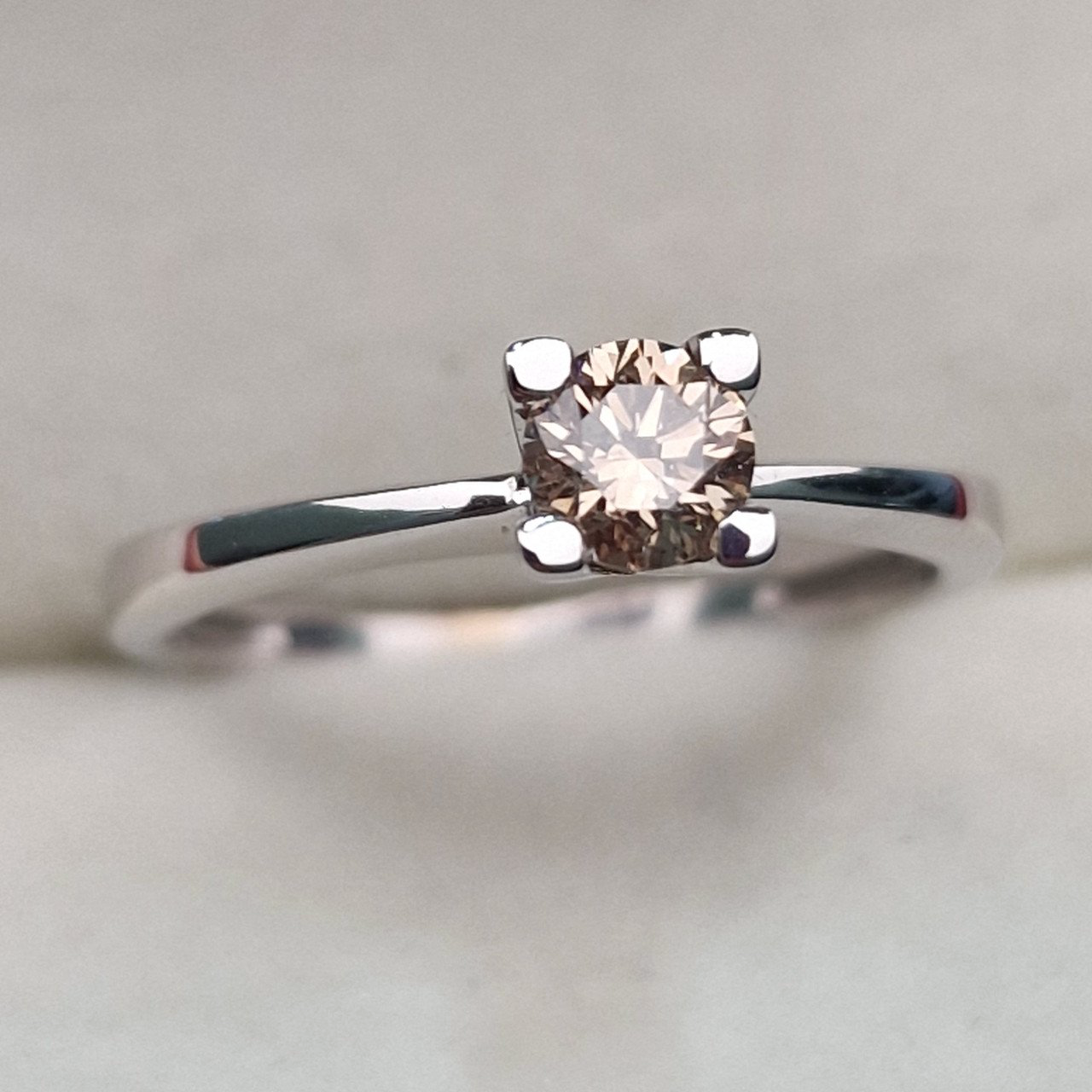 Кольц Deimantas 103329573 16,5р 2,18гр 0,34ct. купить,NaN