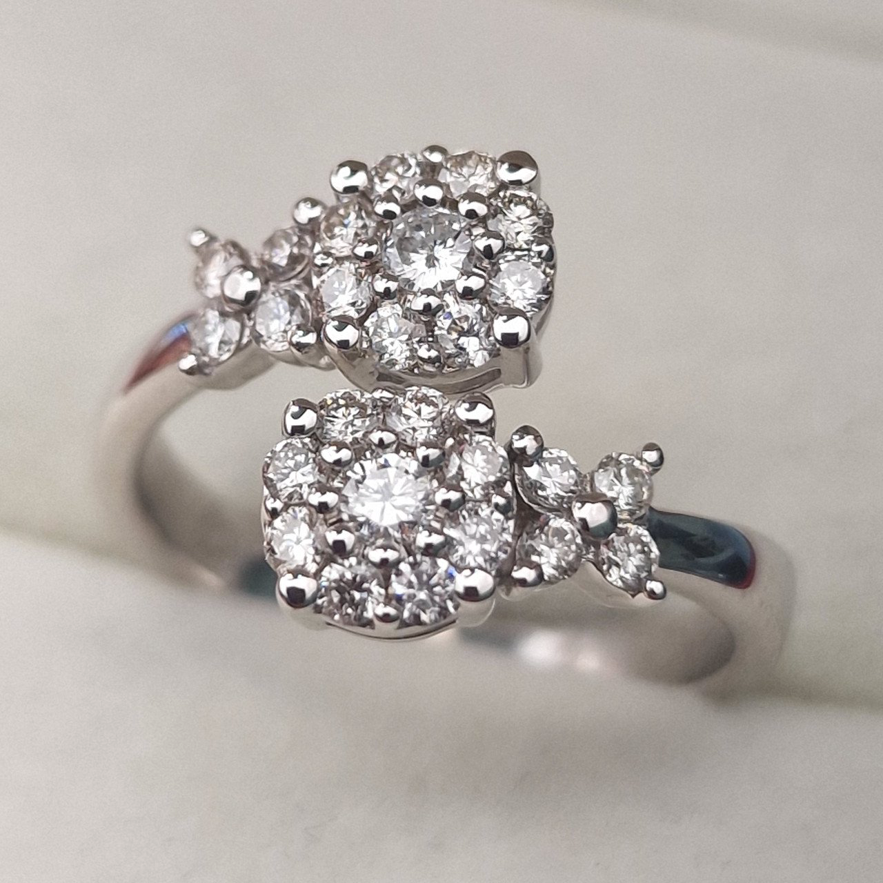 Кольцо Deimantas 105021747 17р 4,3гр 0,61ct. купить,NaN