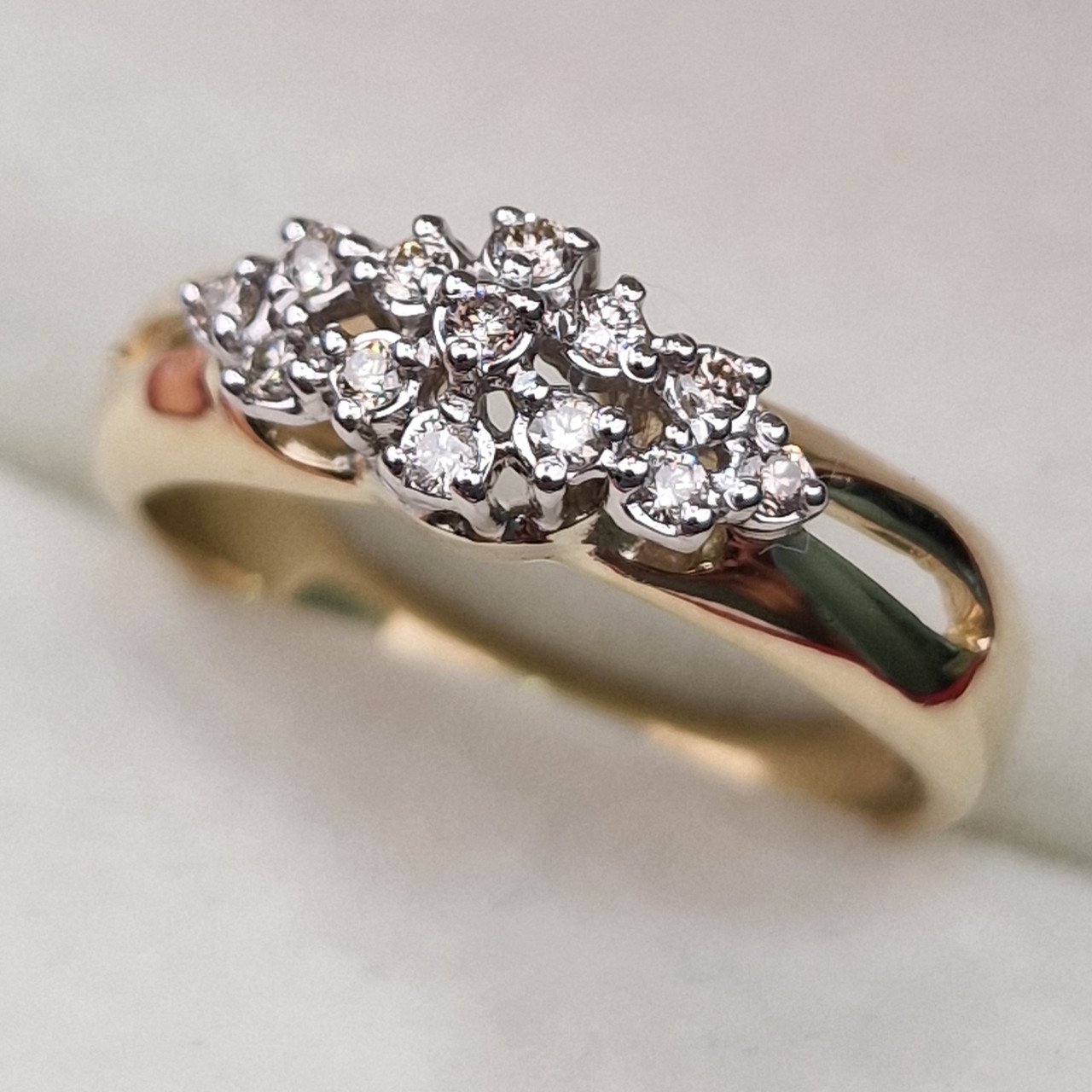 Кольцо Deimantas 104731709 17,5р 3,72гр 0,17ct. купить,NaN
