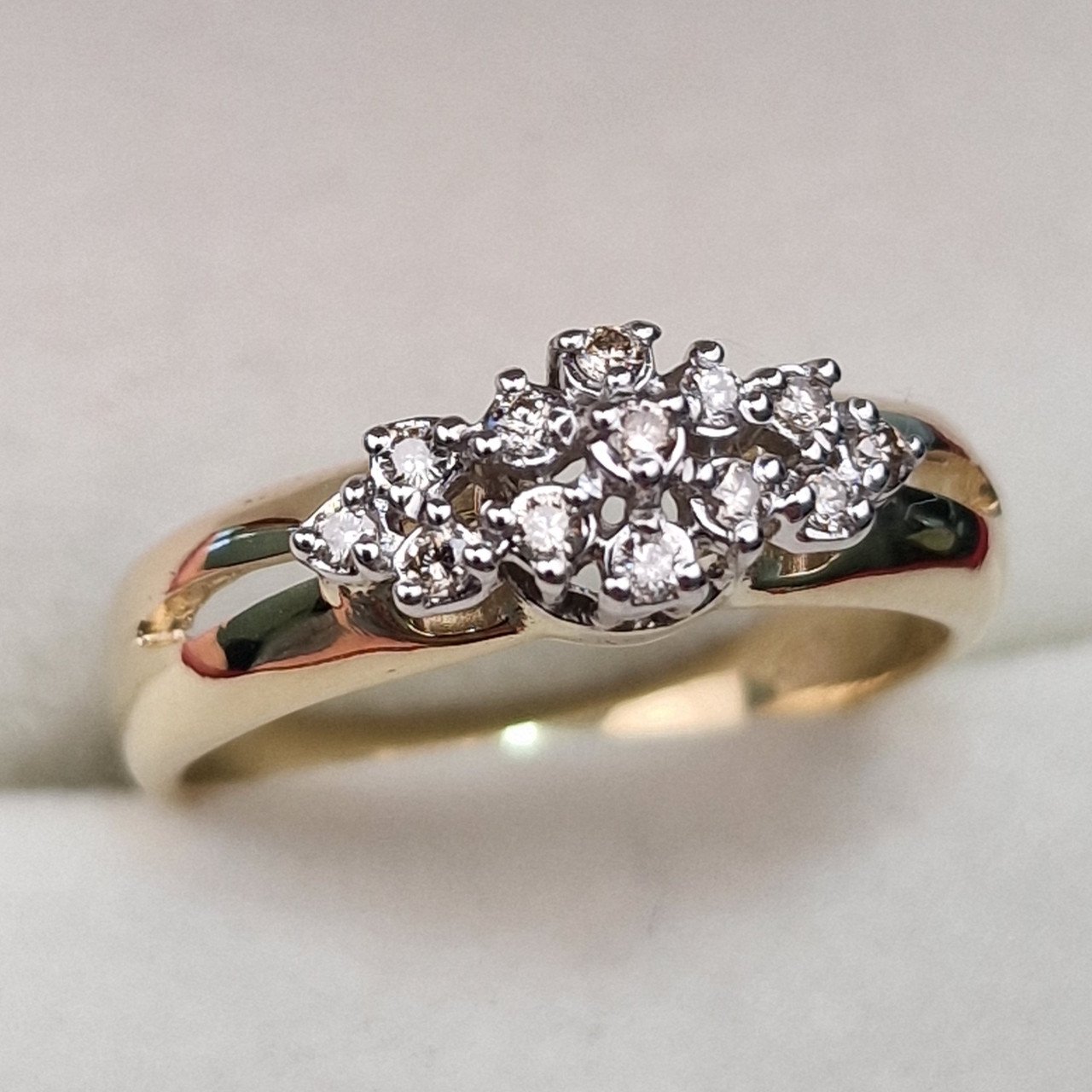 Кольцо Deimantas 104731709 17,5р 3,72гр 0,17ct. купить,NaN