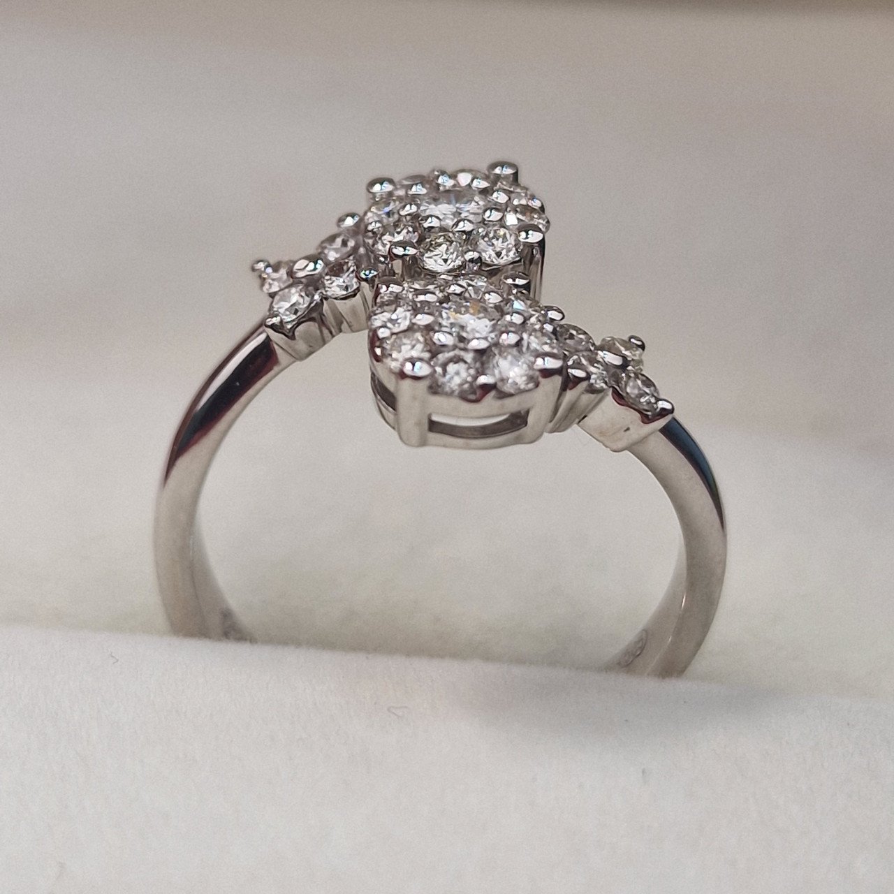 Кольцо Deimantas 105021747 17р 4,3гр 0,61ct. купить,NaN