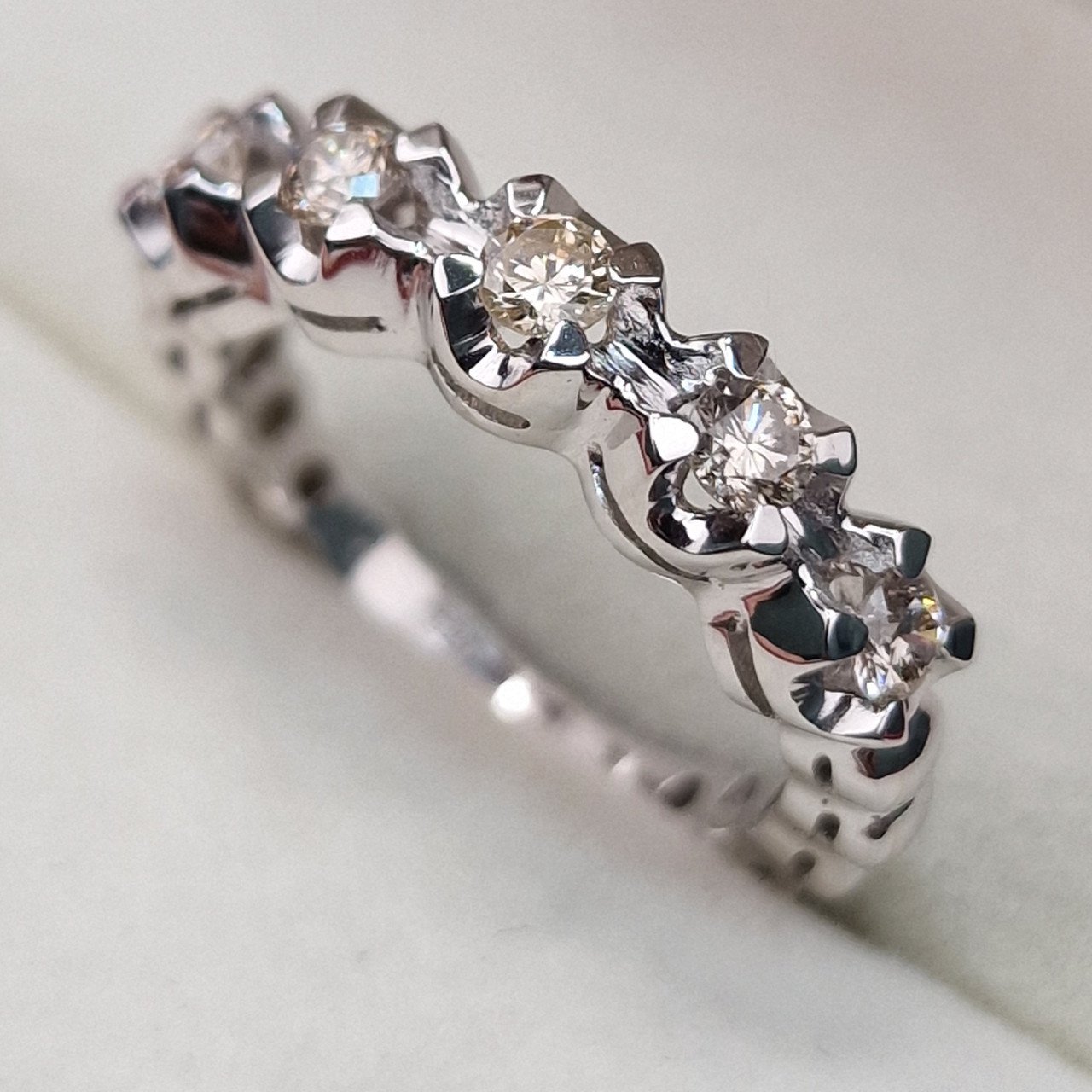 Кольцо Deimantas 104732227 15,5р 3,59гр 0,26ct. купить,NaN