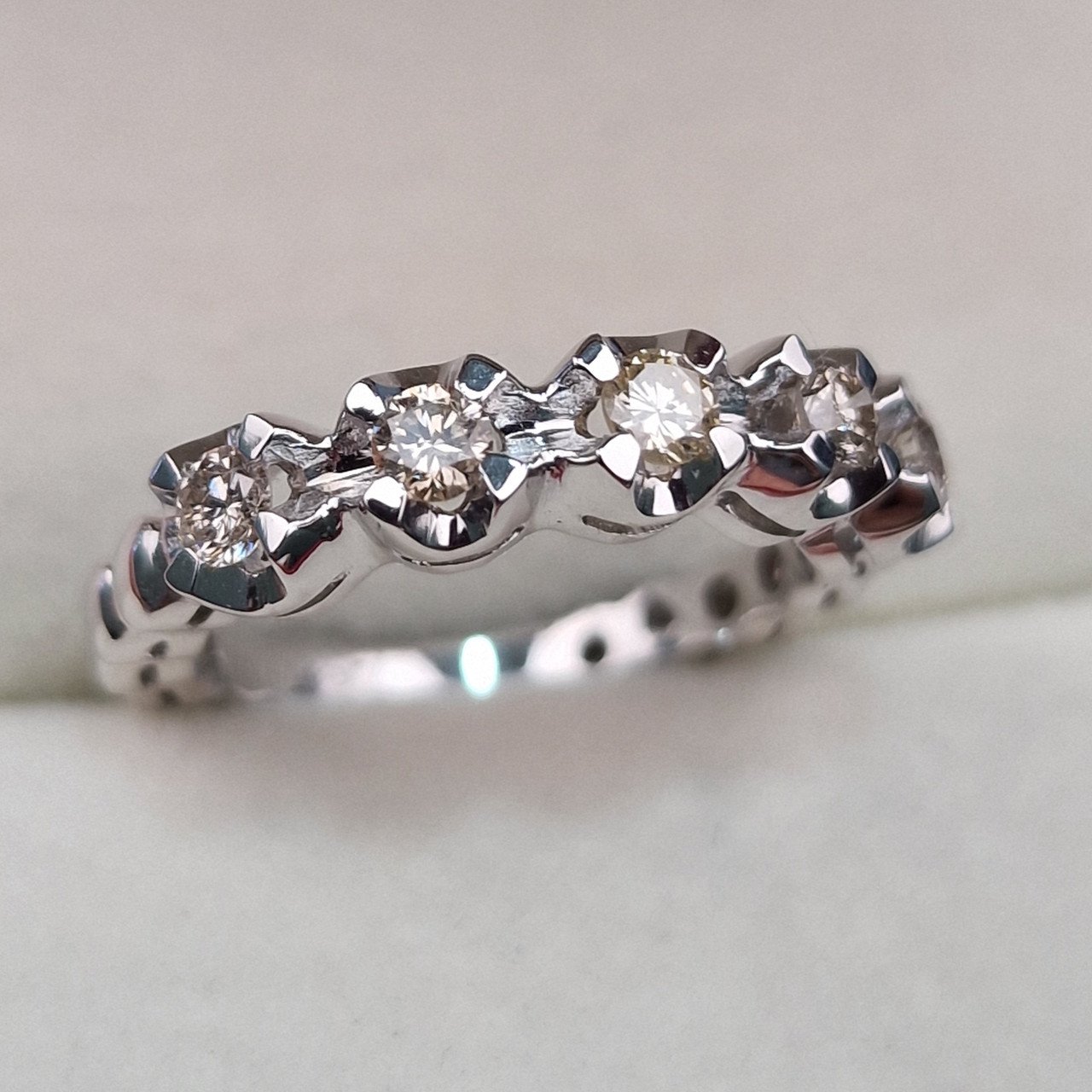 Кольцо Deimantas 104732227 15,5р 3,59гр 0,26ct. купить,NaN