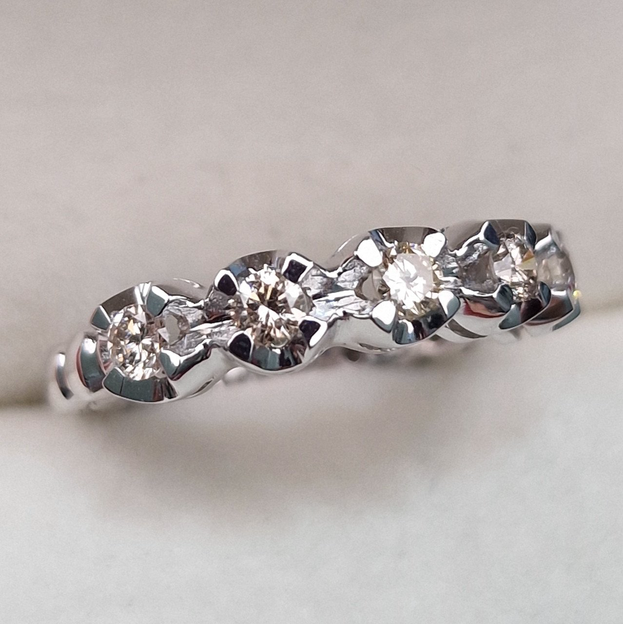 Кольцо Deimantas 104732227 15,5р 3,59гр 0,26ct. купить,NaN