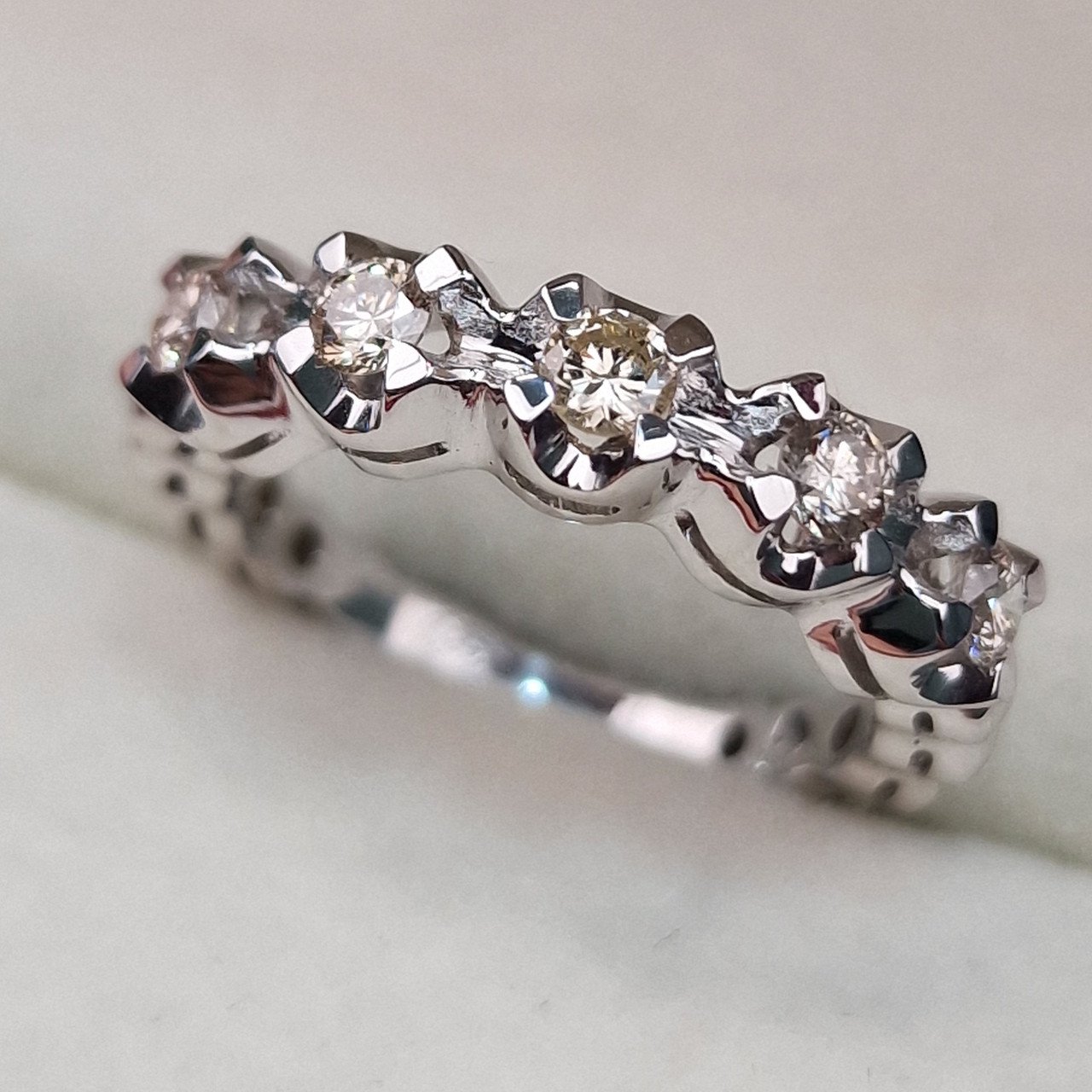 Кольцо Deimantas 104732227 15,5р 3,59гр 0,26ct. купить,NaN