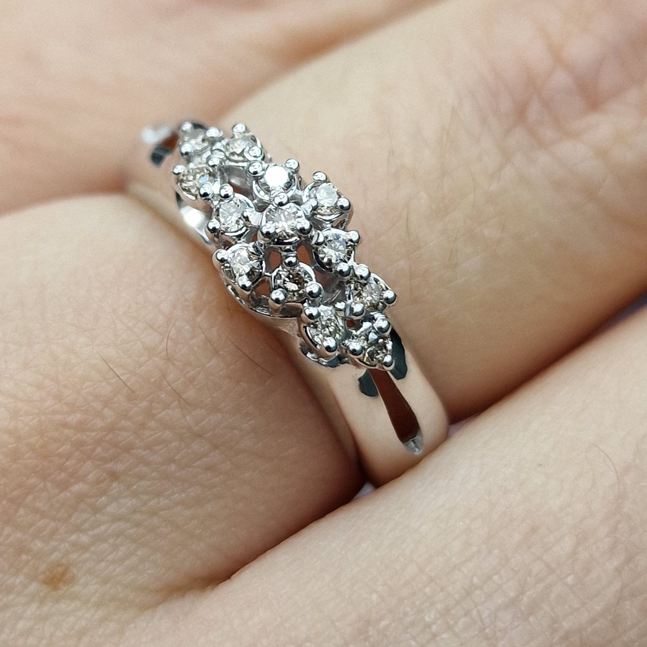 Кольцо Deimantas 104732220 17р 3,69гр 0,17ct. купить,NaN
