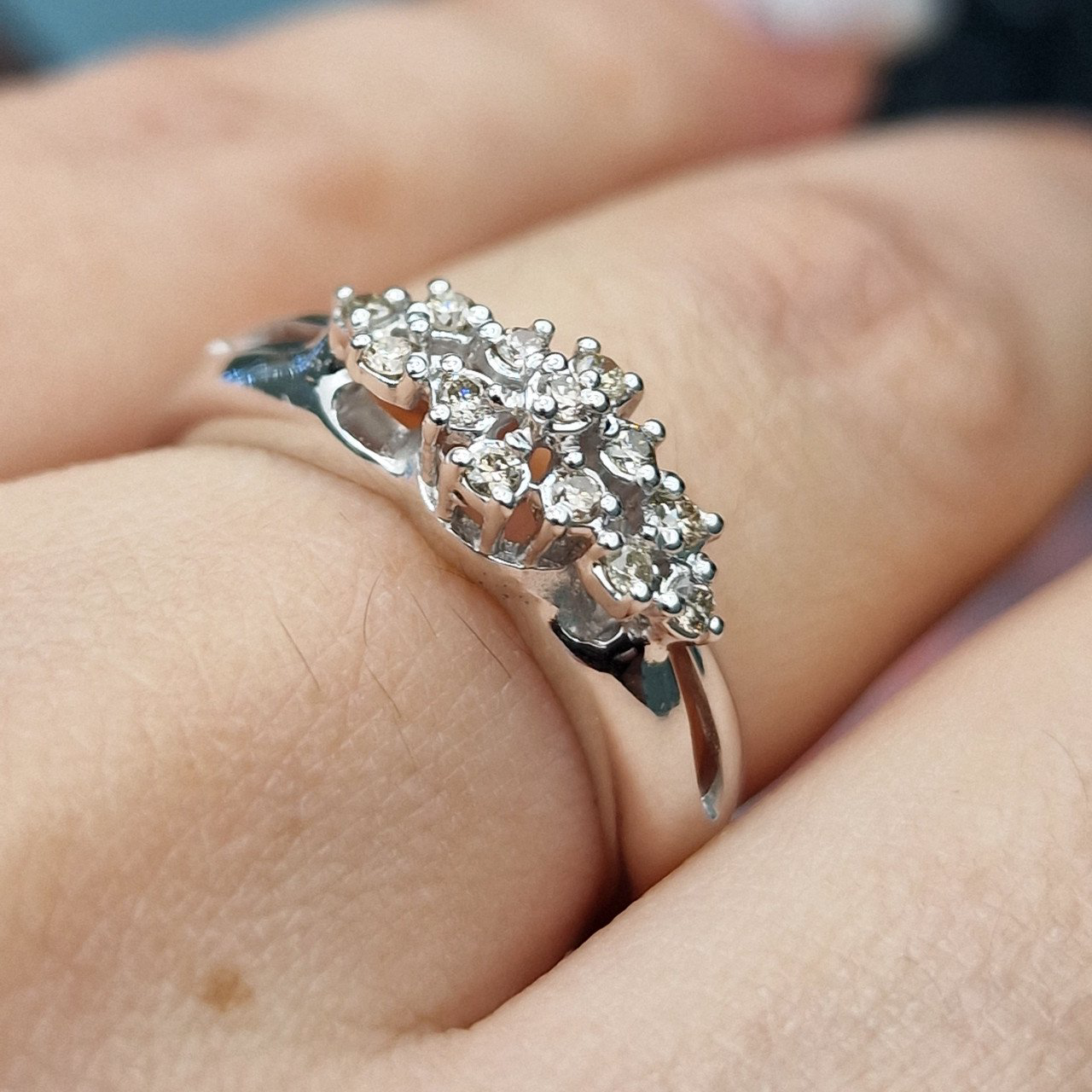 Кольцо Deimantas 104732220 17р 3,69гр 0,17ct. купить,NaN
