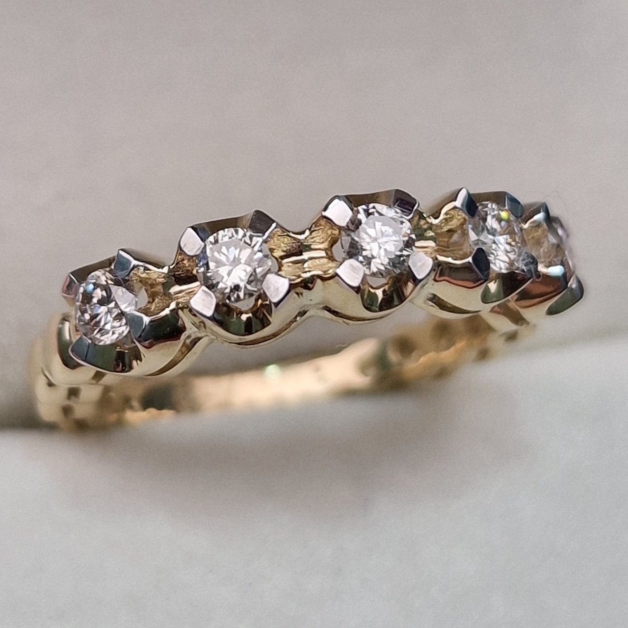 Кольцо Deimantas 104732231 16р 3,84гр 0,26ct. купить,NaN
