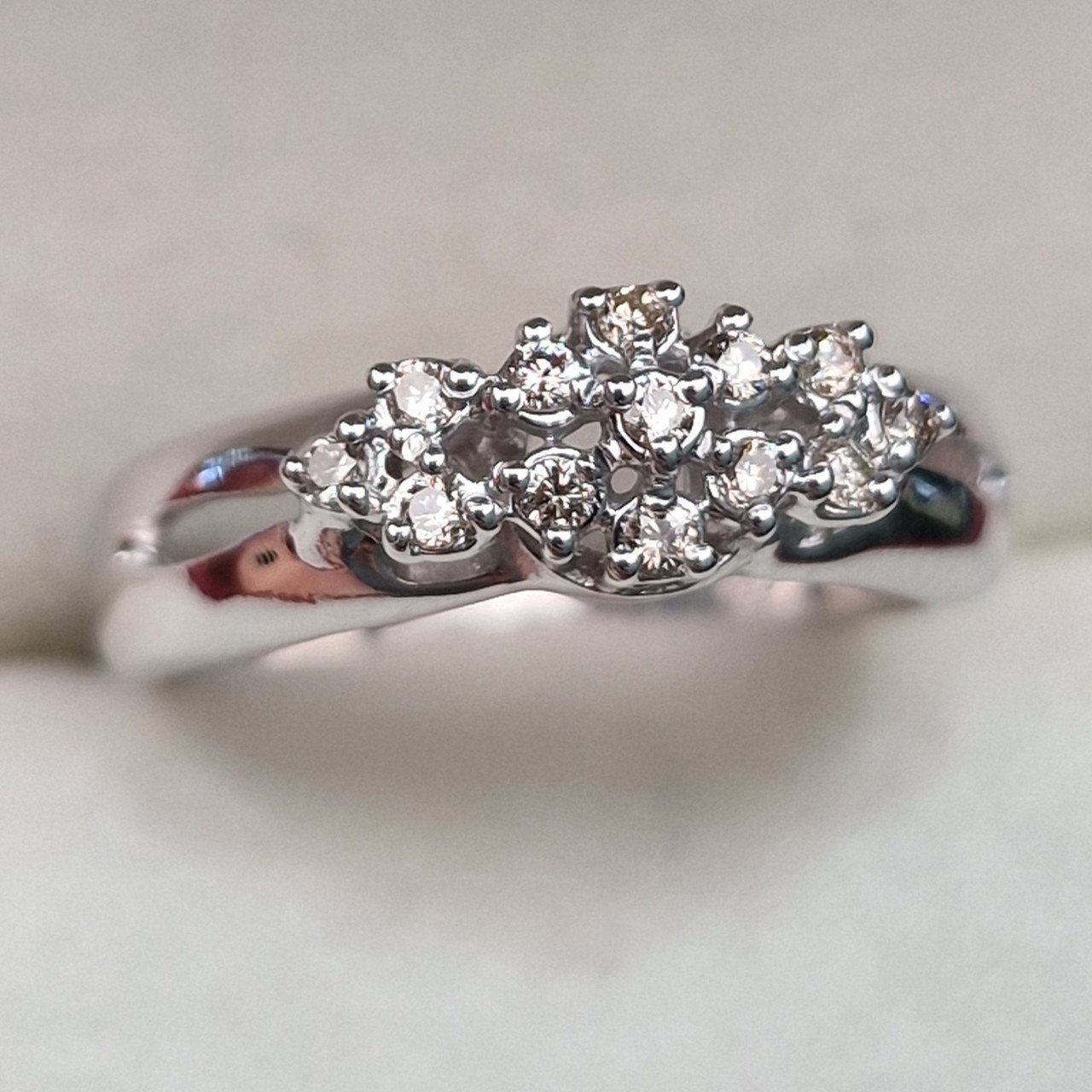 Кольцо Deimantas 104732220 17р 3,69гр 0,17ct. купить,NaN