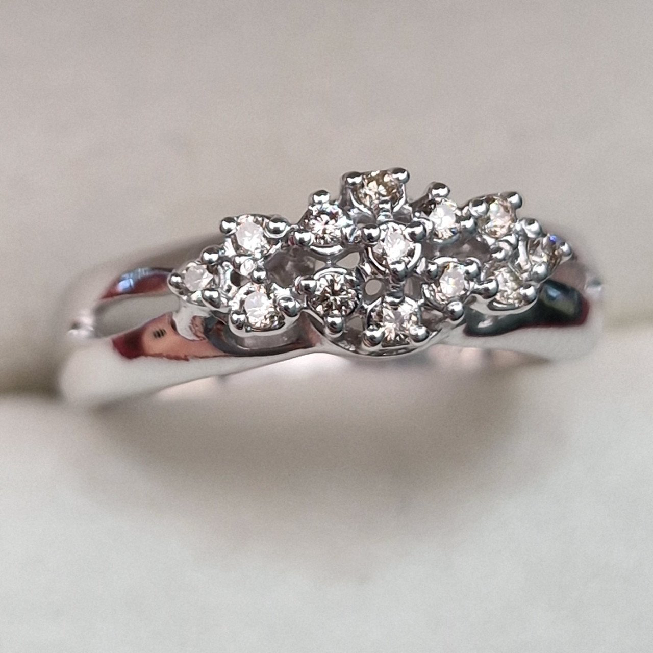 Кольцо Deimantas 104732220 17р 3,69гр 0,17ct. купить,NaN