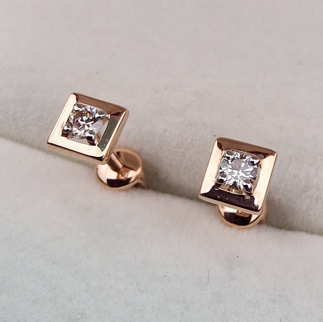 Серьги Deimantas 103383900 1гр 0,16ct. купить,NaN