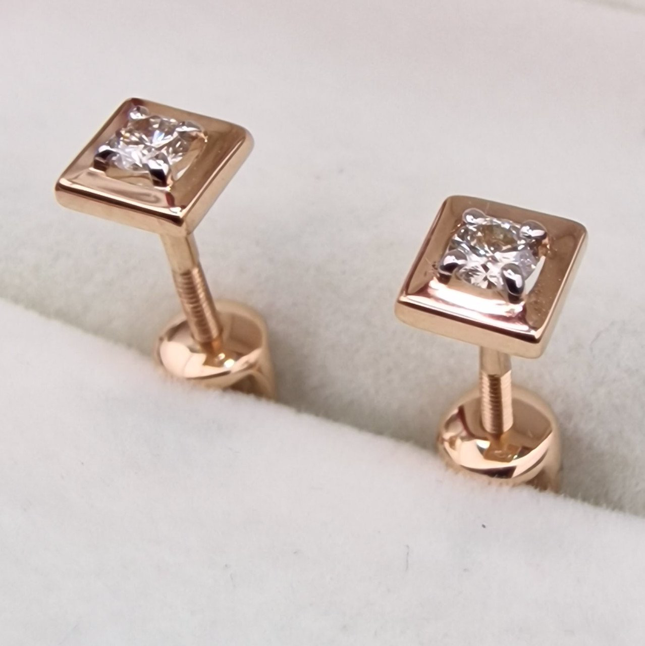 Серьги Deimantas 103383900 1гр 0,16ct. купить,NaN