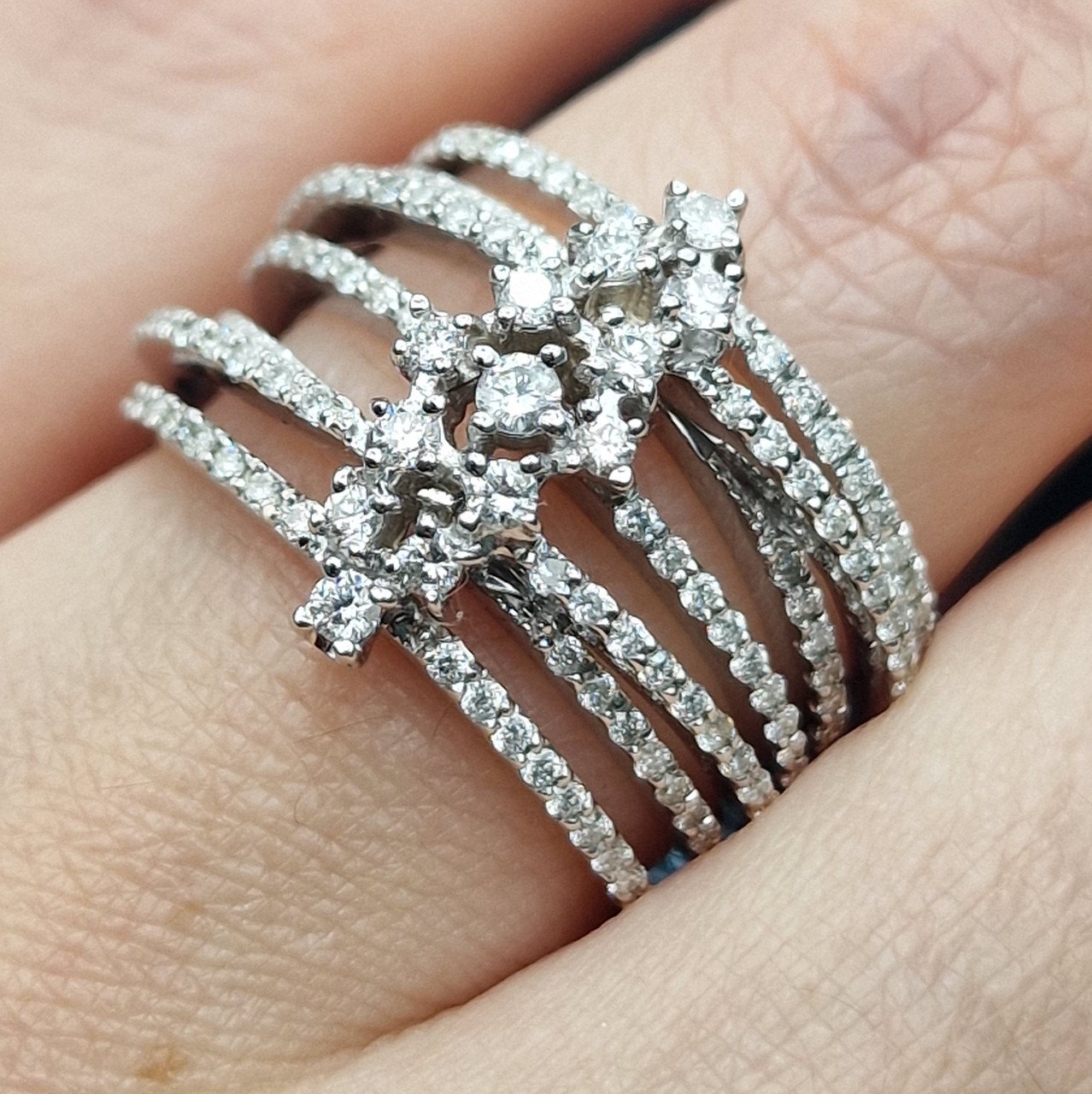 Кольцо Deimantas 105021801 18р 9,62гр 1,03ct. купить,NaN