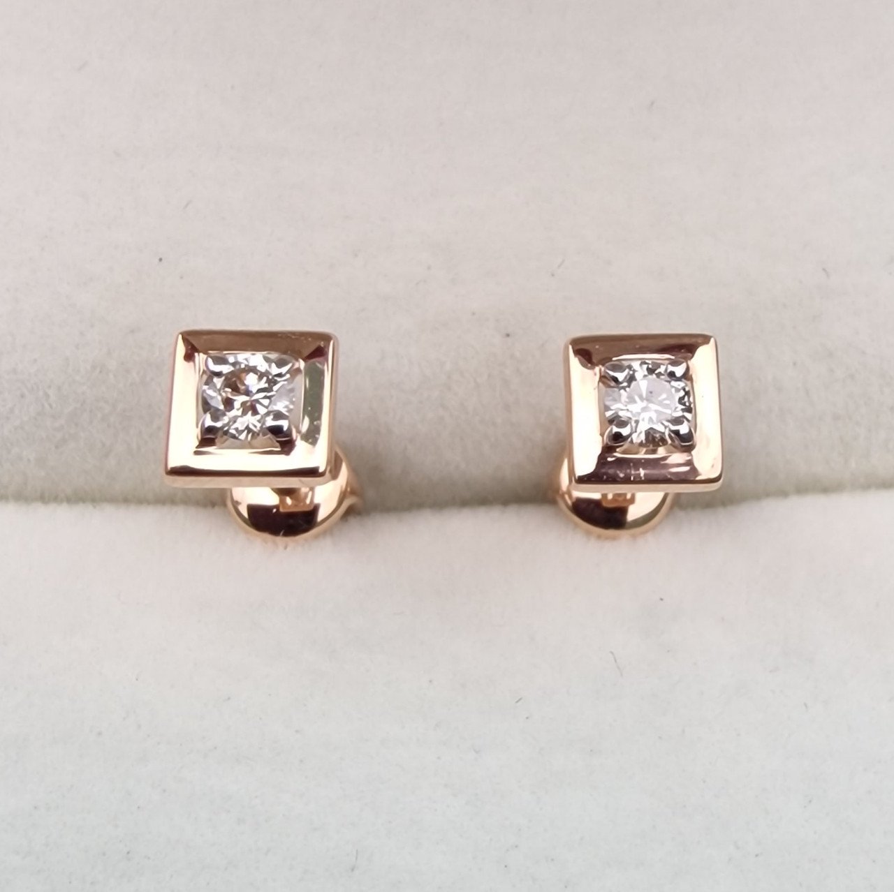 Серьги Deimantas 103383900 1гр 0,16ct. купить,NaN