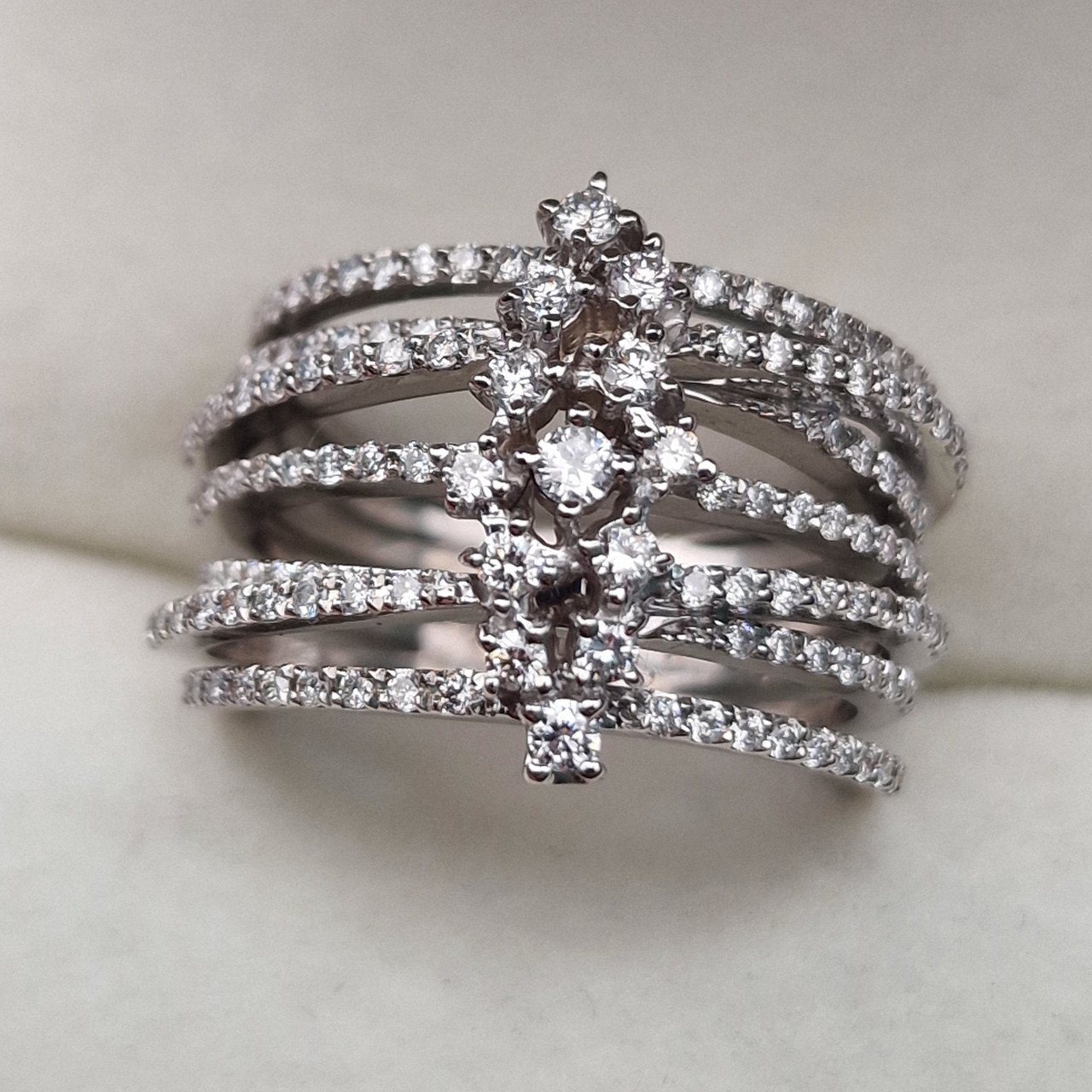 Кольцо Deimantas 105021801 18р 9,62гр 1,03ct. купить,NaN