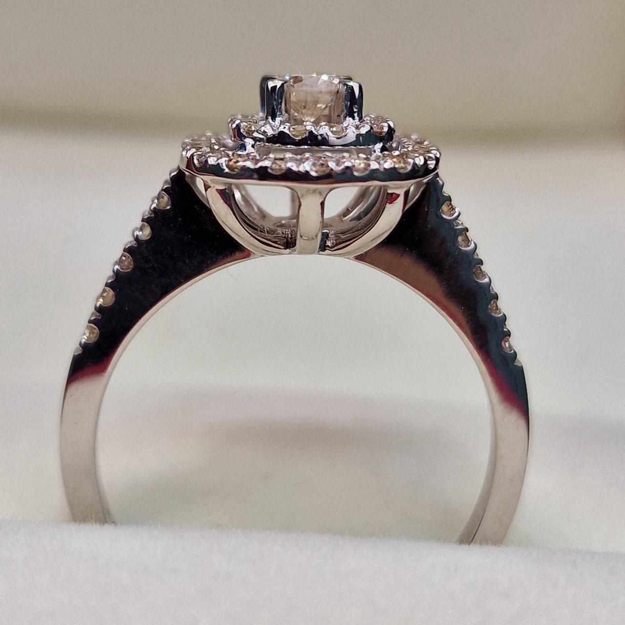 Кольцо Deimantas 104732284 17,5р 3,83гр 0,513ct. купить,NaN