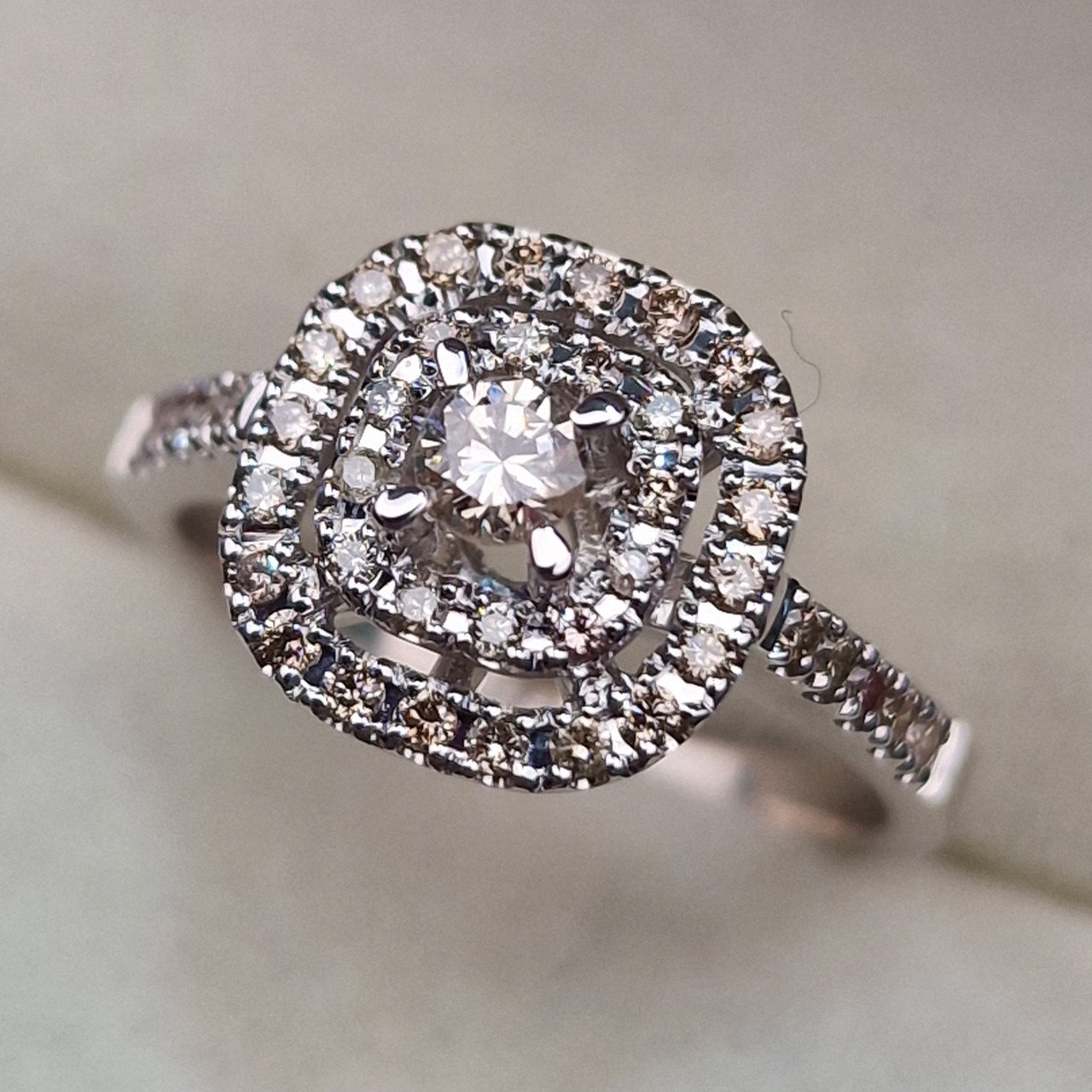 Кольцо Deimantas 104732284 17,5р 3,83гр 0,513ct. купить,NaN