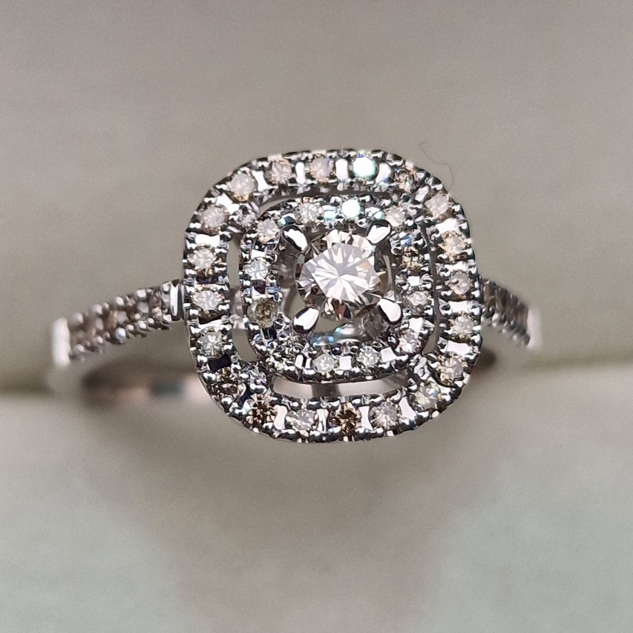 Кольцо Deimantas 104732284 17,5р 3,83гр 0,513ct. купить,NaN