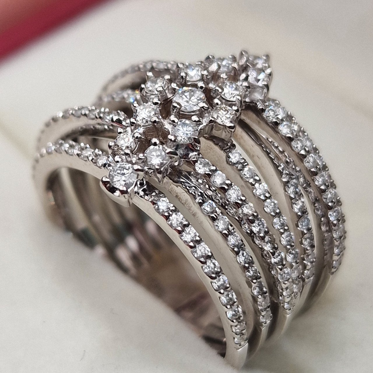 Кольцо Deimantas 105021801 18р 9,62гр 1,03ct. купить,NaN