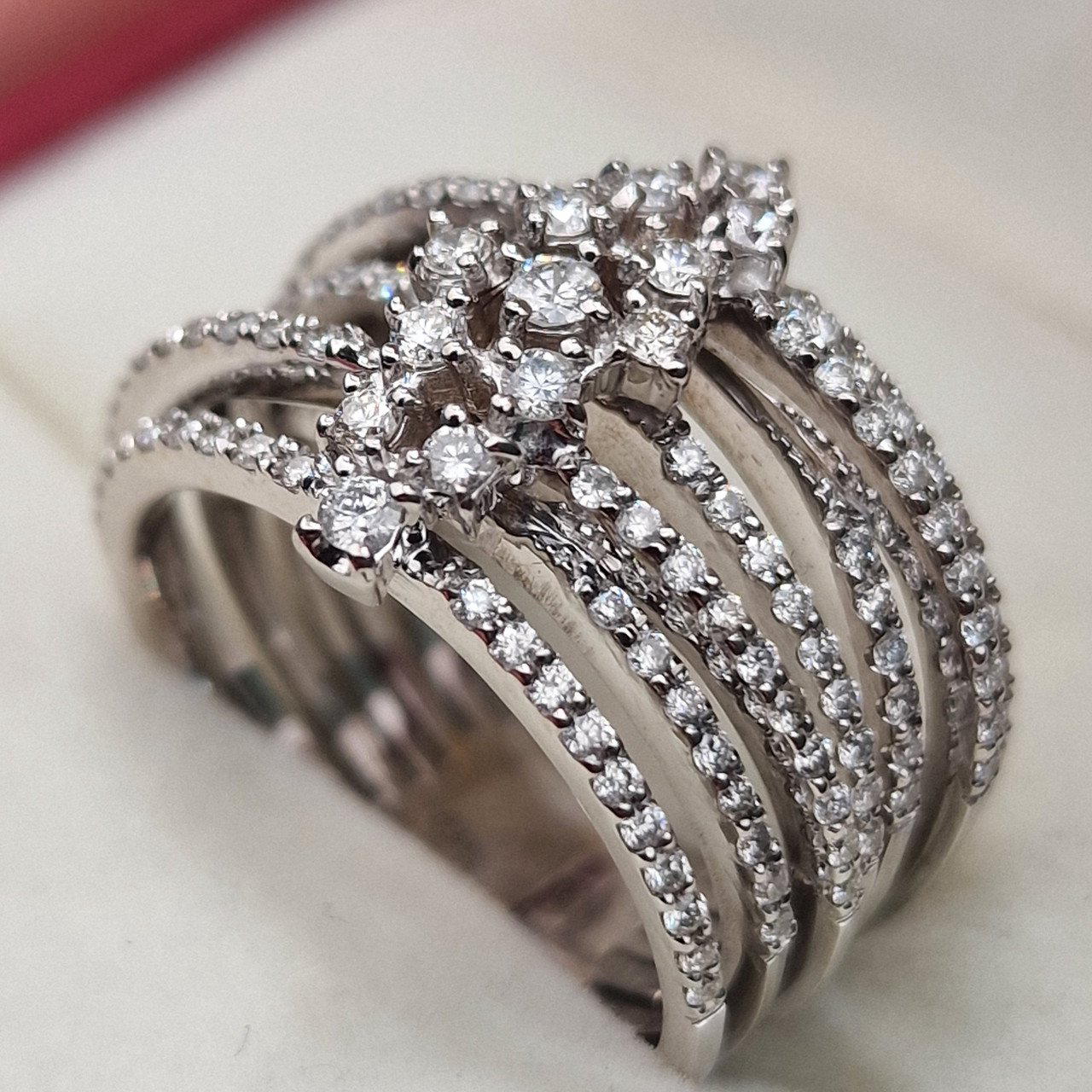 Кольцо Deimantas 105021801 18р 9,62гр 1,03ct. купить,NaN