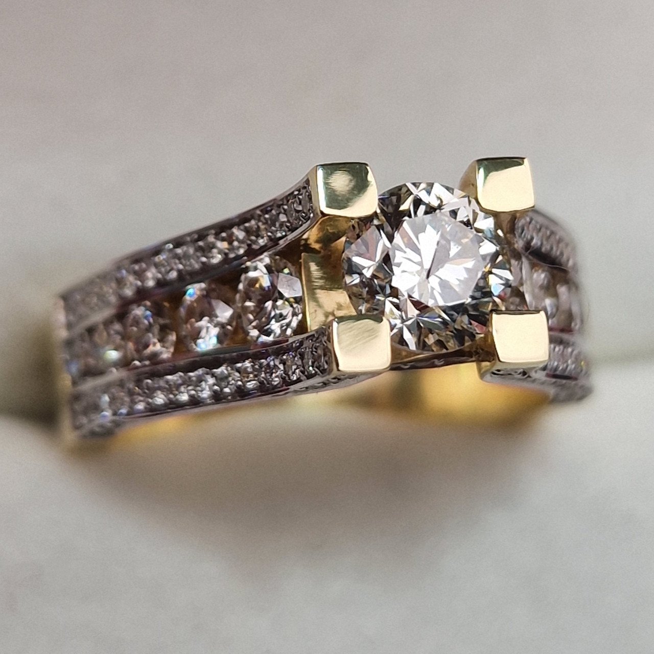 Кольцо Deimantas 105021837 18р 9,98гр 2,33ct. купить,NaN