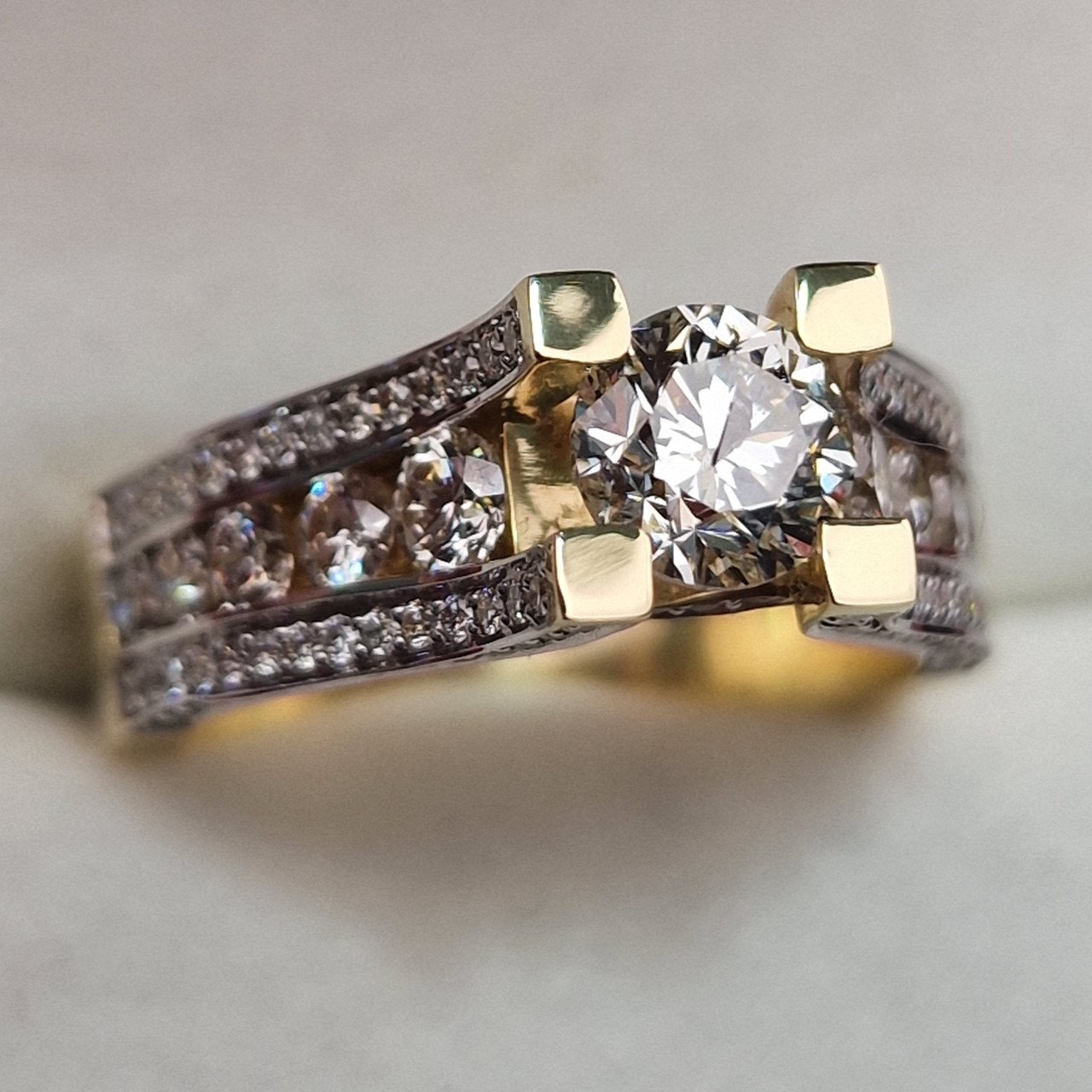 Кольцо Deimantas 105021837 18р 9,98гр 2,33ct. купить,NaN