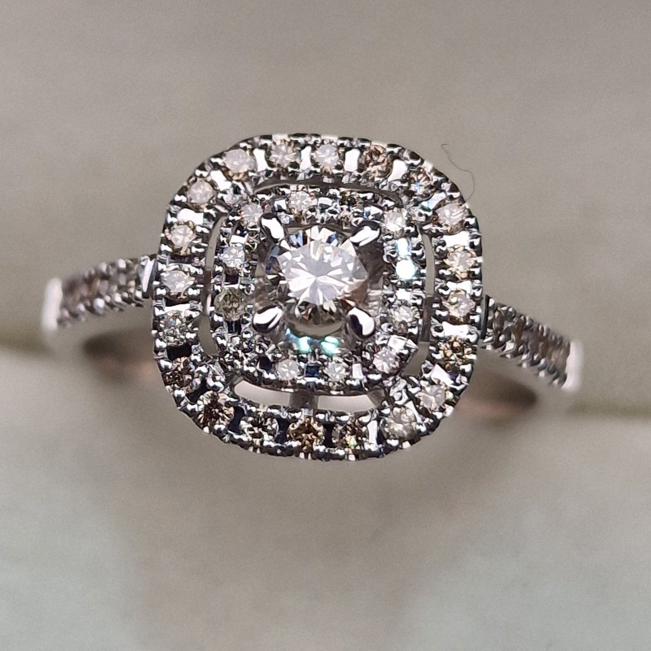Кольцо Deimantas 104732284 17,5р 3,83гр 0,513ct. купить,NaN