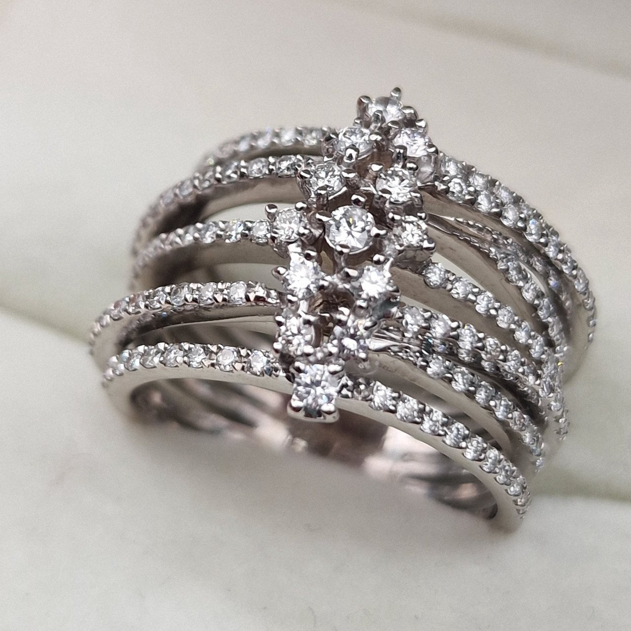 Кольцо Deimantas 105021801 18р 9,62гр 1,03ct. купить,NaN