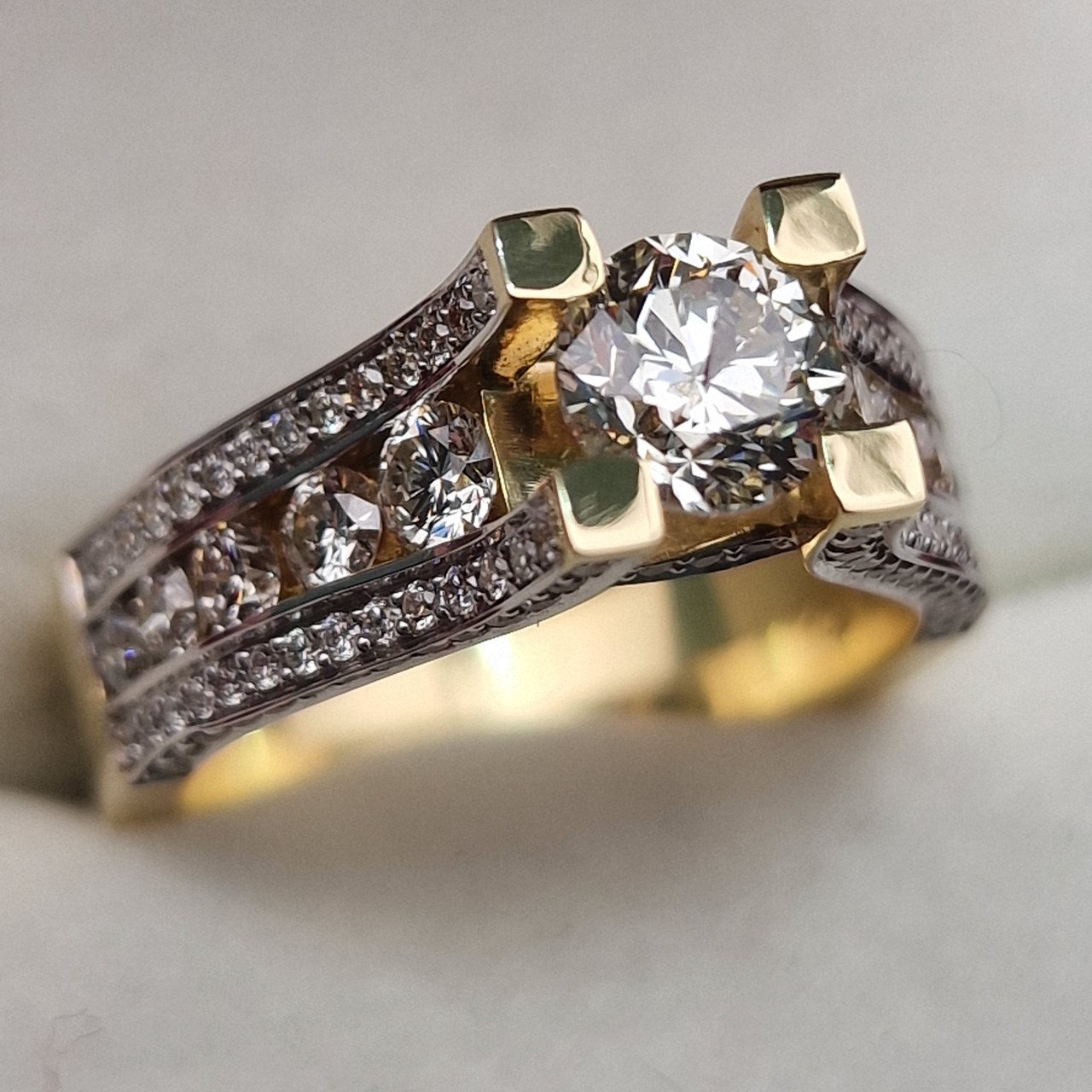 Кольцо Deimantas 105021837 18р 9,98гр 2,33ct. купить,NaN