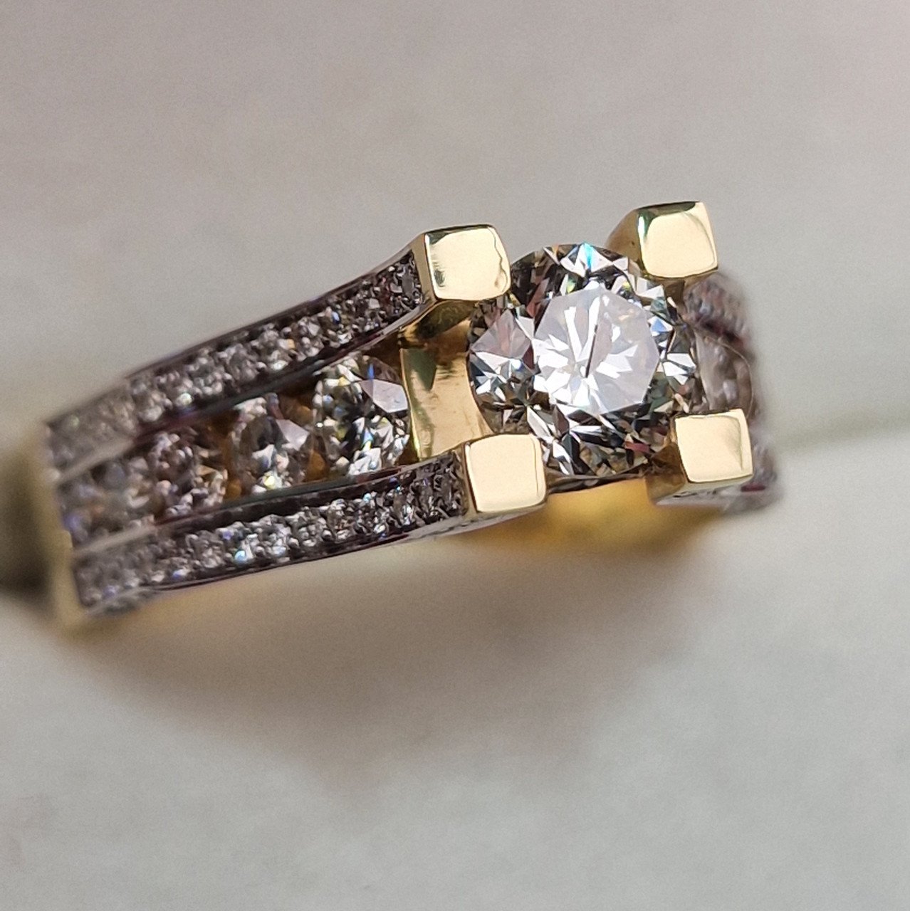 Кольцо Deimantas 105021837 18р 9,98гр 2,33ct. купить,NaN