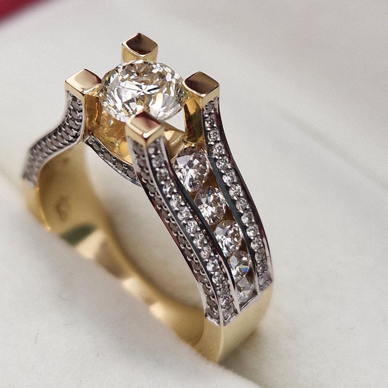 Кольцо Deimantas 105021837 18р 9,98гр 2,33ct. купить,NaN