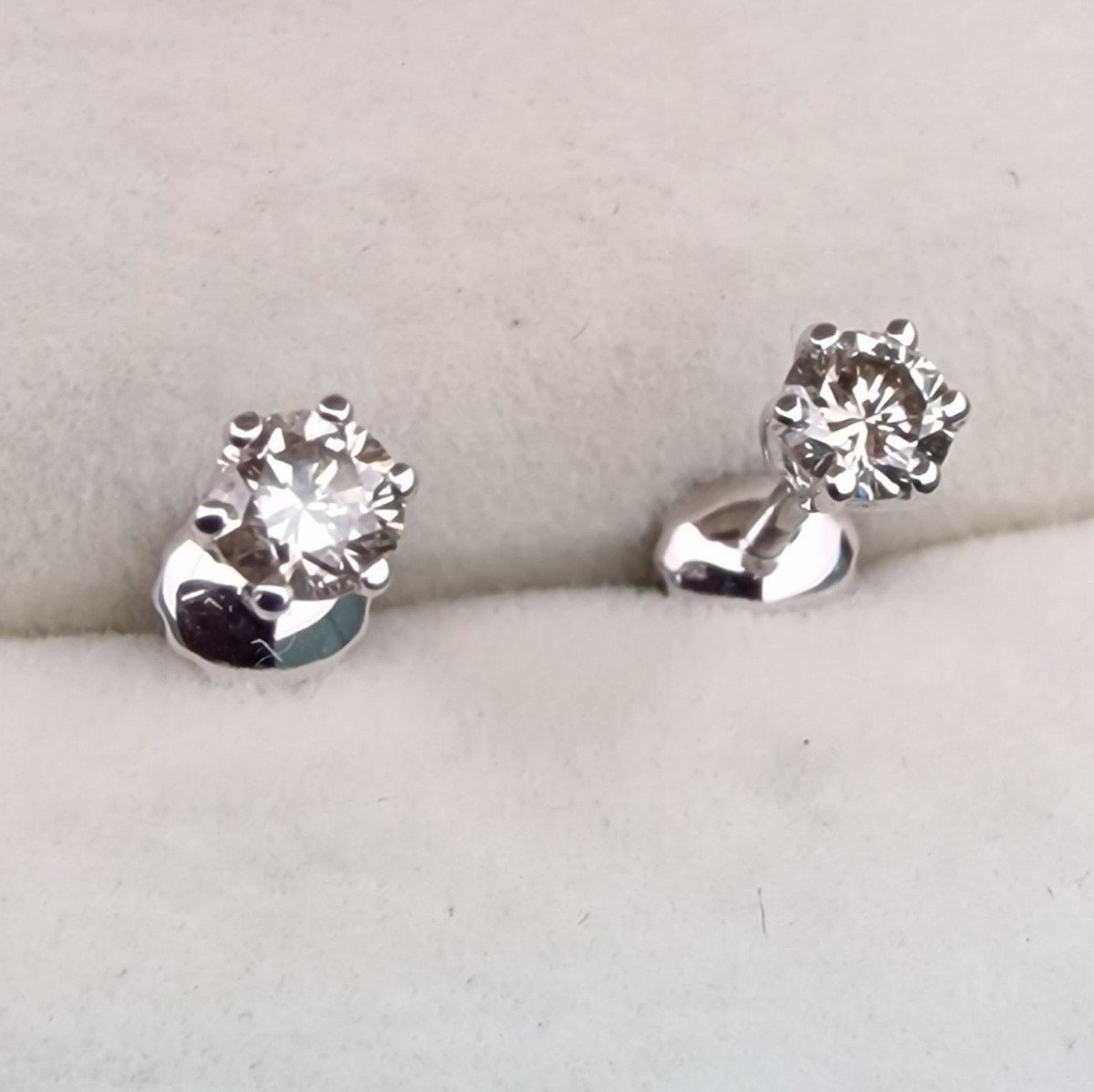 Серьги Deimantas 103384005 0,95гр 0,35ct. купить,NaN