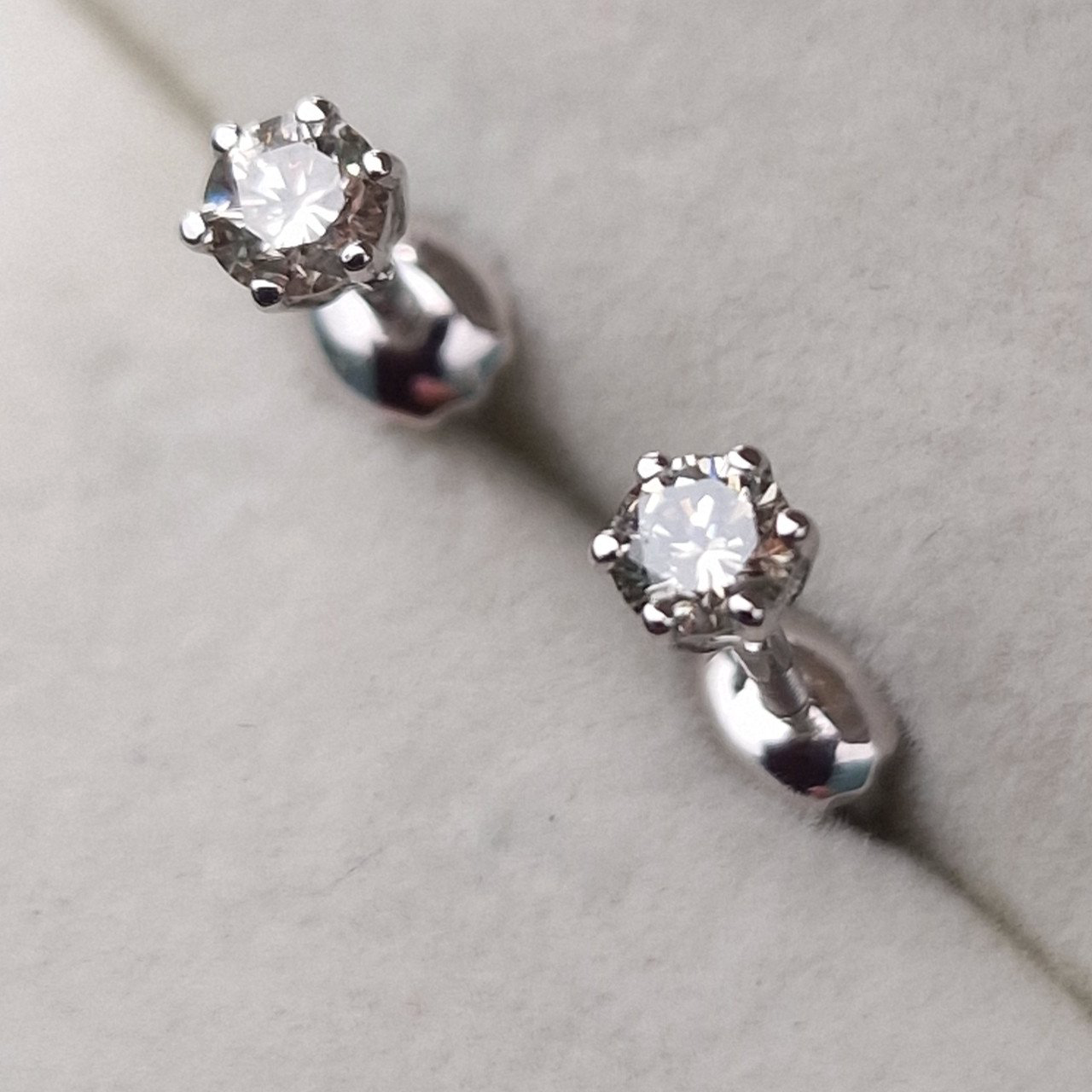 Серьги Deimantas 103384005 0,95гр 0,35ct. купить,NaN