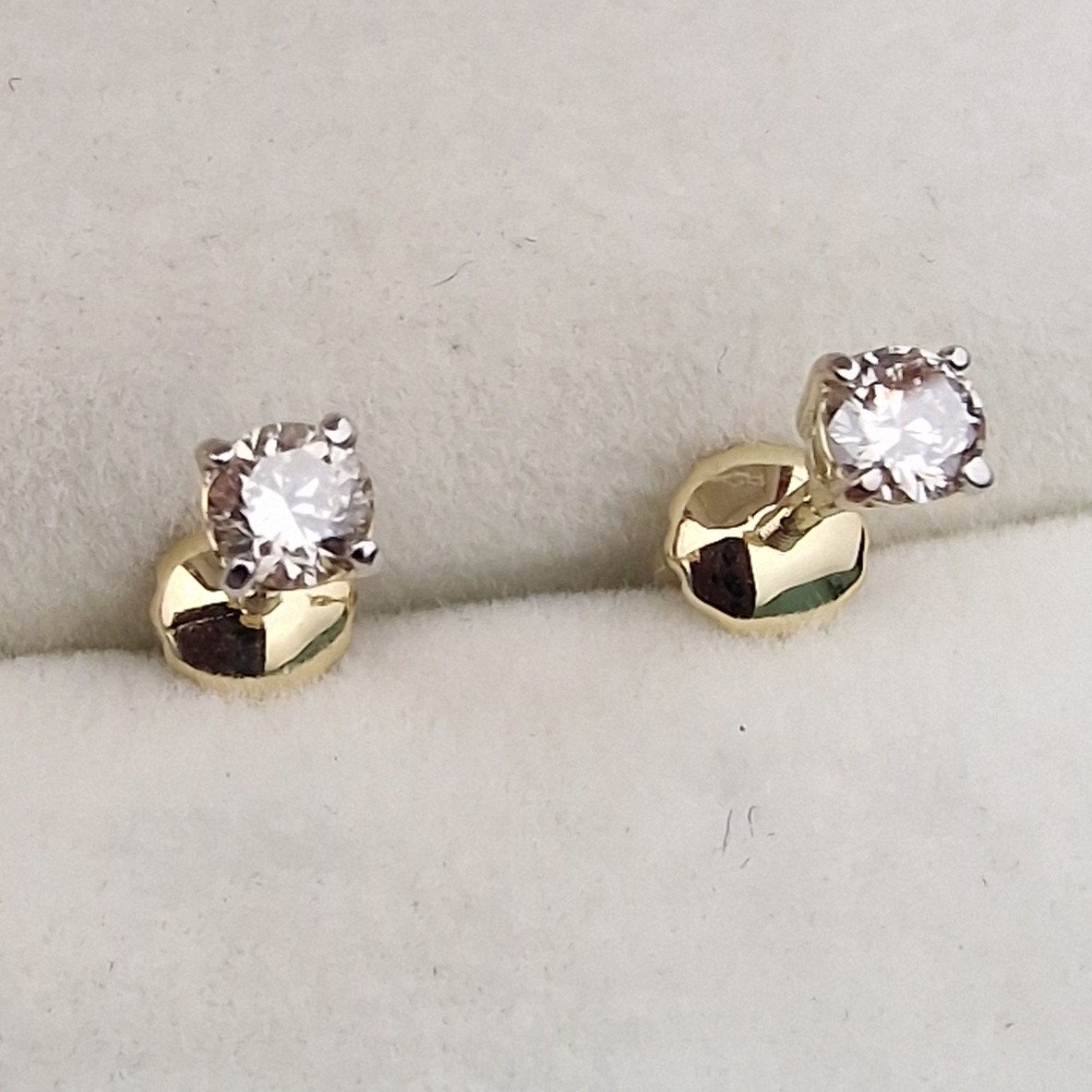 Серьги Deimantas 103384013 0,93гр 0,26ct. купить,NaN