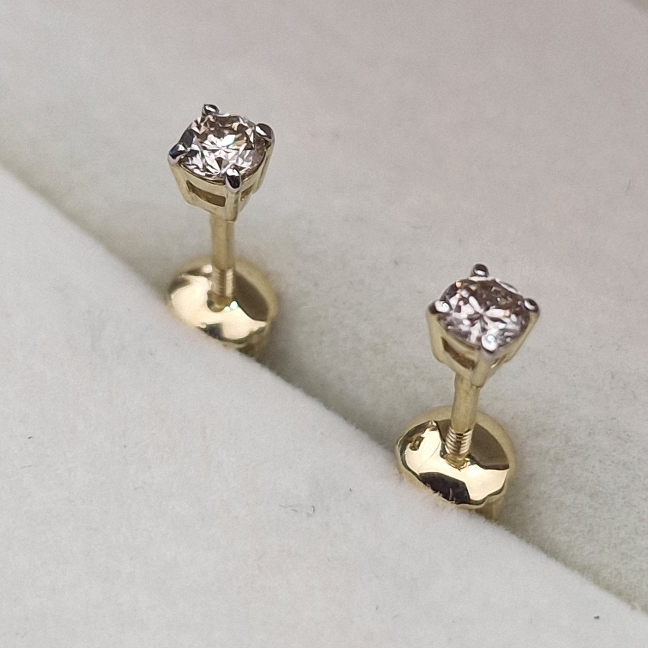 Серьги Deimantas 103384013 0,93гр 0,26ct. купить,NaN