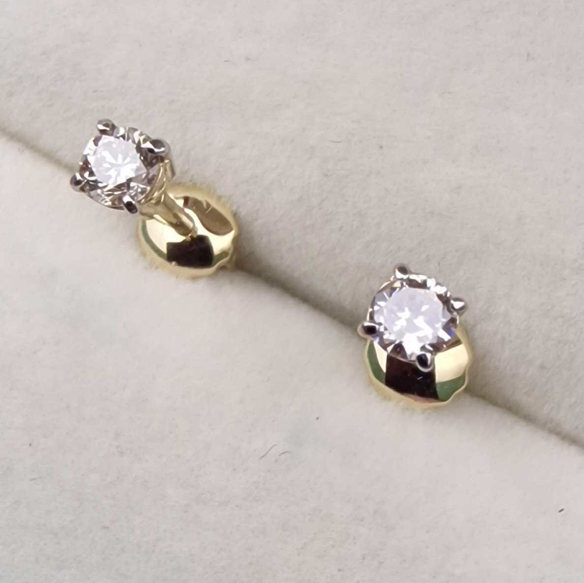 Серьги Deimantas 103384013 0,93гр 0,26ct. купить,NaN