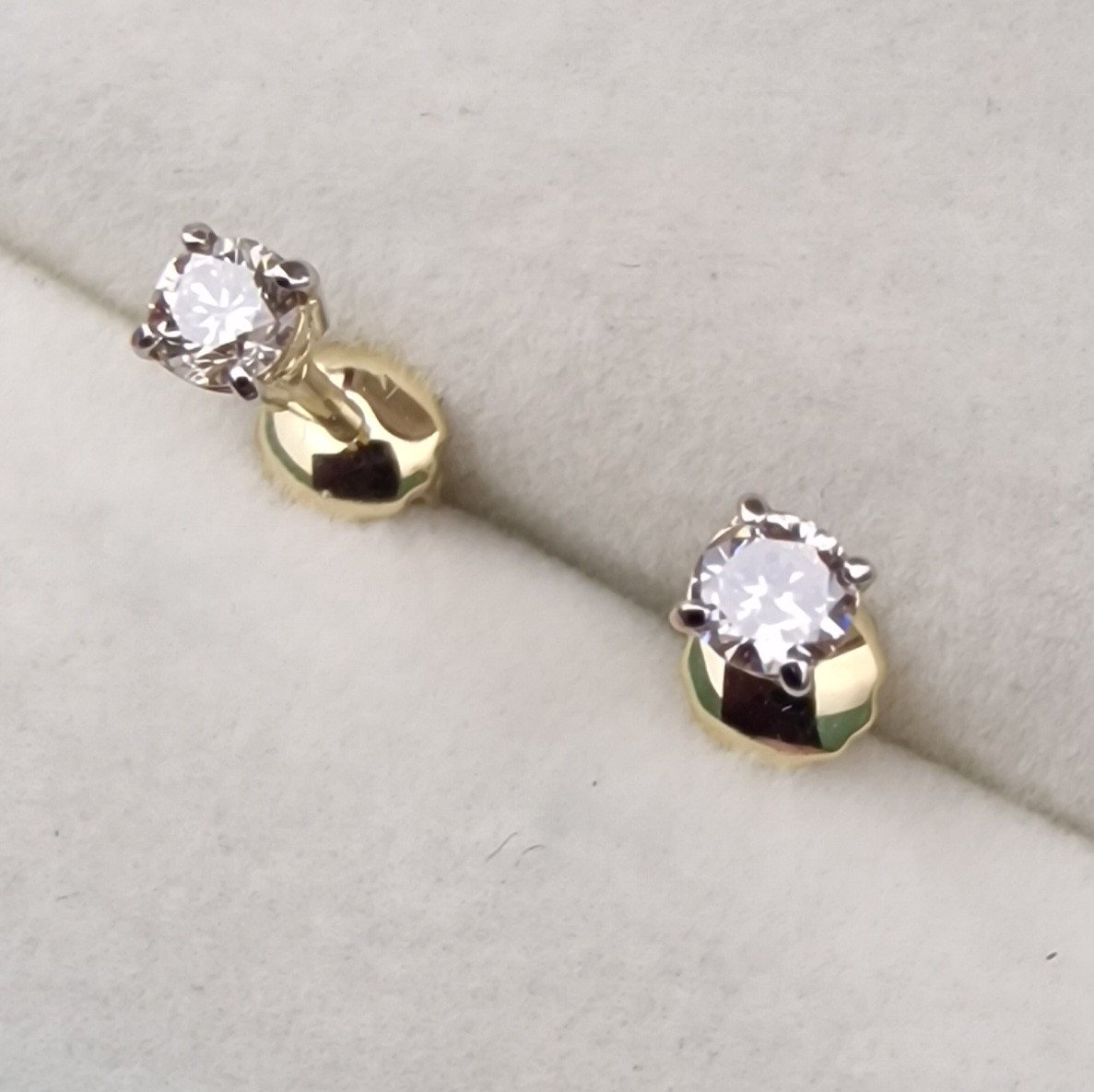 Серьги Deimantas 103384013 0,93гр 0,26ct. купить,NaN